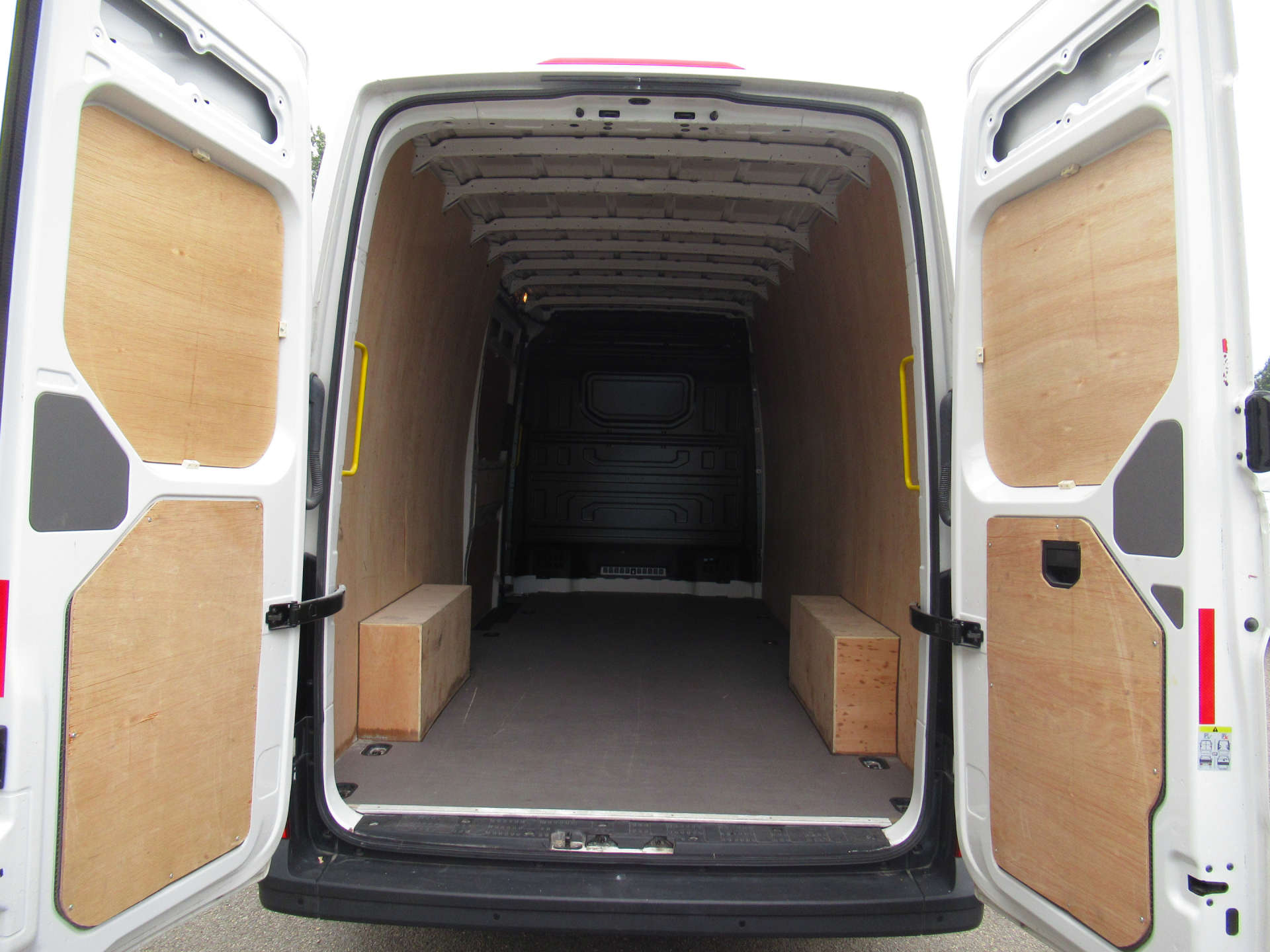VOLKSWAGEN CRAFTER 2.0 CRAFTER CR35 COMMERCE + TDI 5dr #9