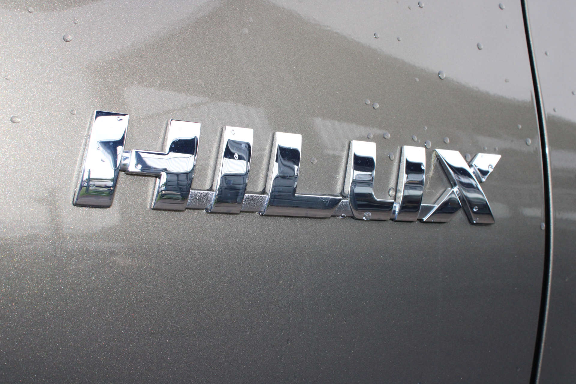 TOYOTA HILUX 2.8 HI-Luxury Invincible X D-4D 4WD Double Cab Auto 4WD 5dr #4
