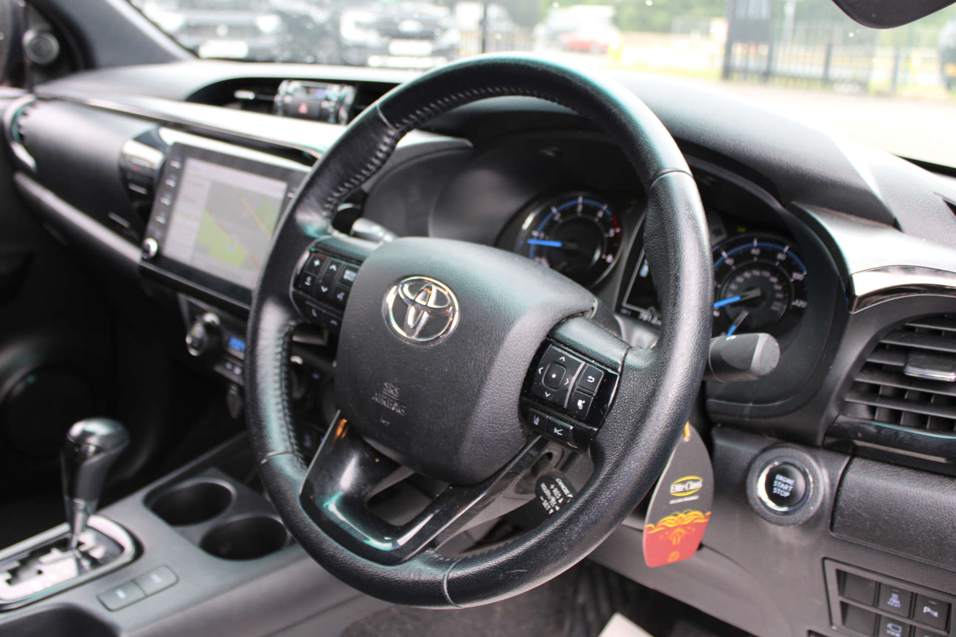 TOYOTA HILUX 2.8 HI-Luxury Invincible X D-4D 4WD Double Cab Auto 4WD 5dr #11