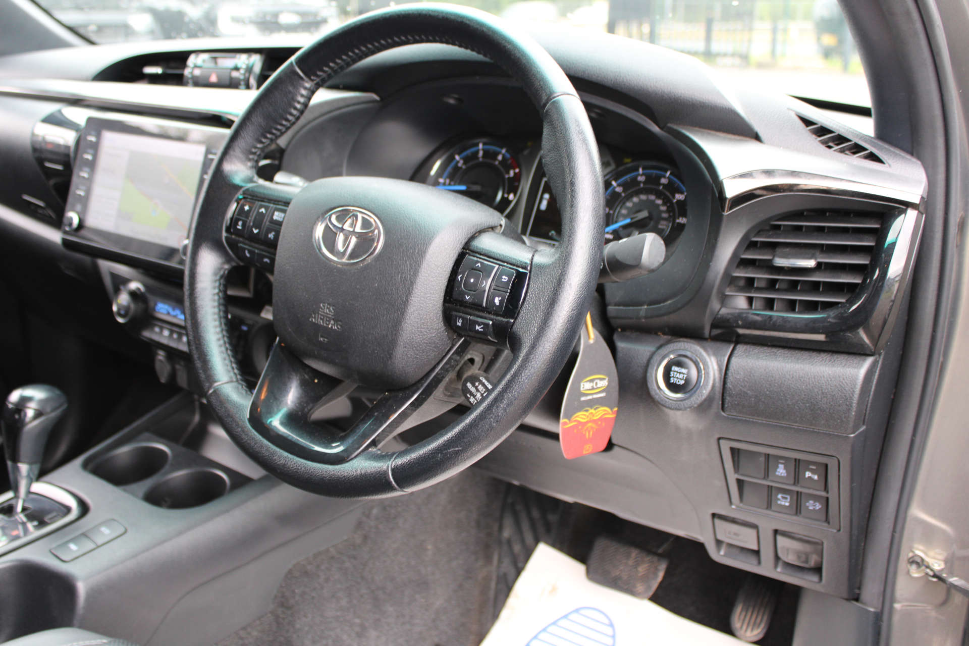 TOYOTA HILUX 2.8 HI-Luxury Invincible X D-4D 4WD Double Cab Auto 4WD 5dr #13