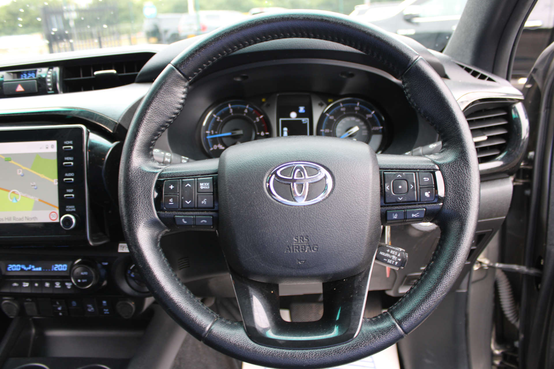 TOYOTA HILUX 2.8 HI-Luxury Invincible X D-4D 4WD Double Cab Auto 4WD 5dr #18