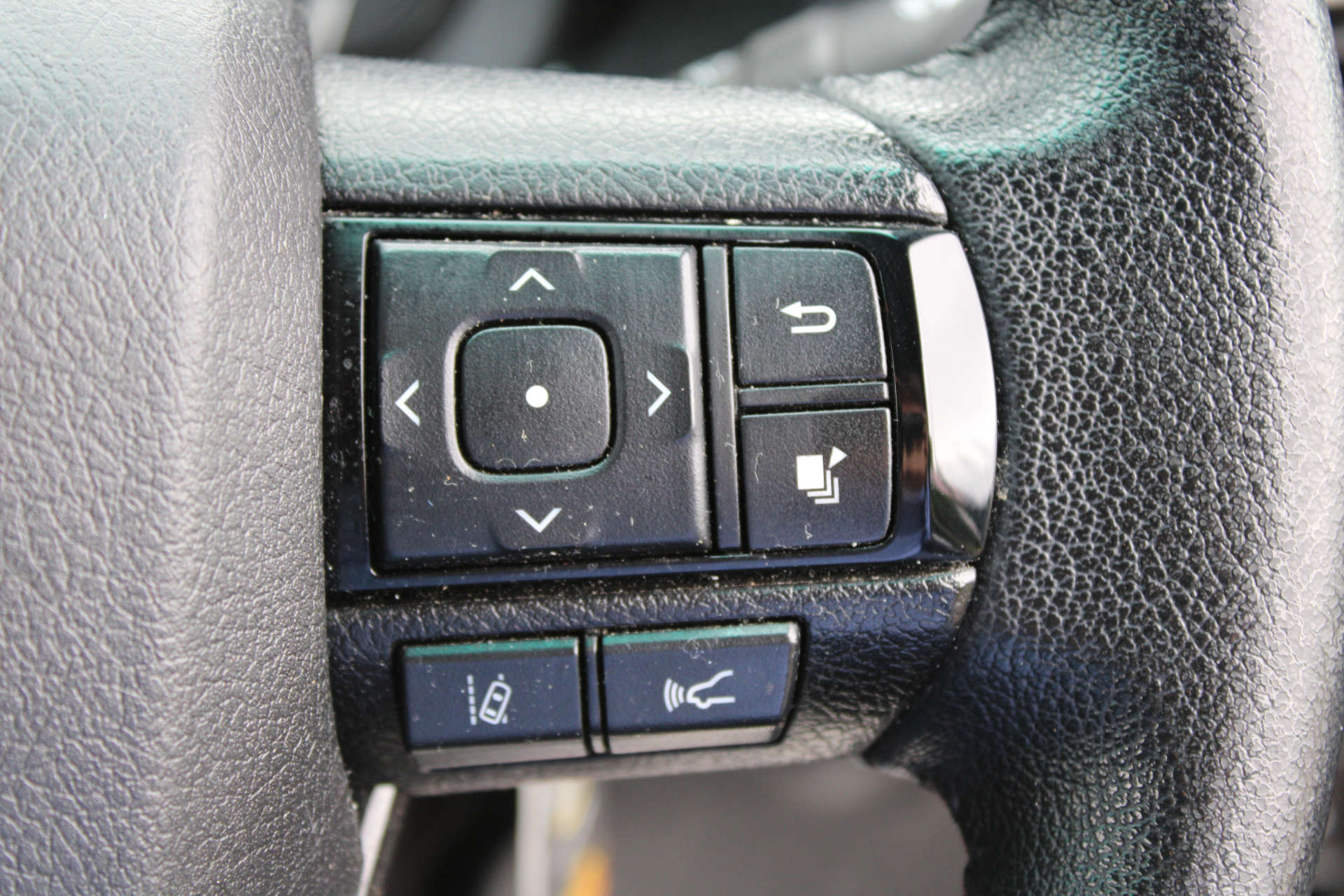 TOYOTA HILUX 2.8 HI-Luxury Invincible X D-4D 4WD Double Cab Auto 4WD 5dr #23