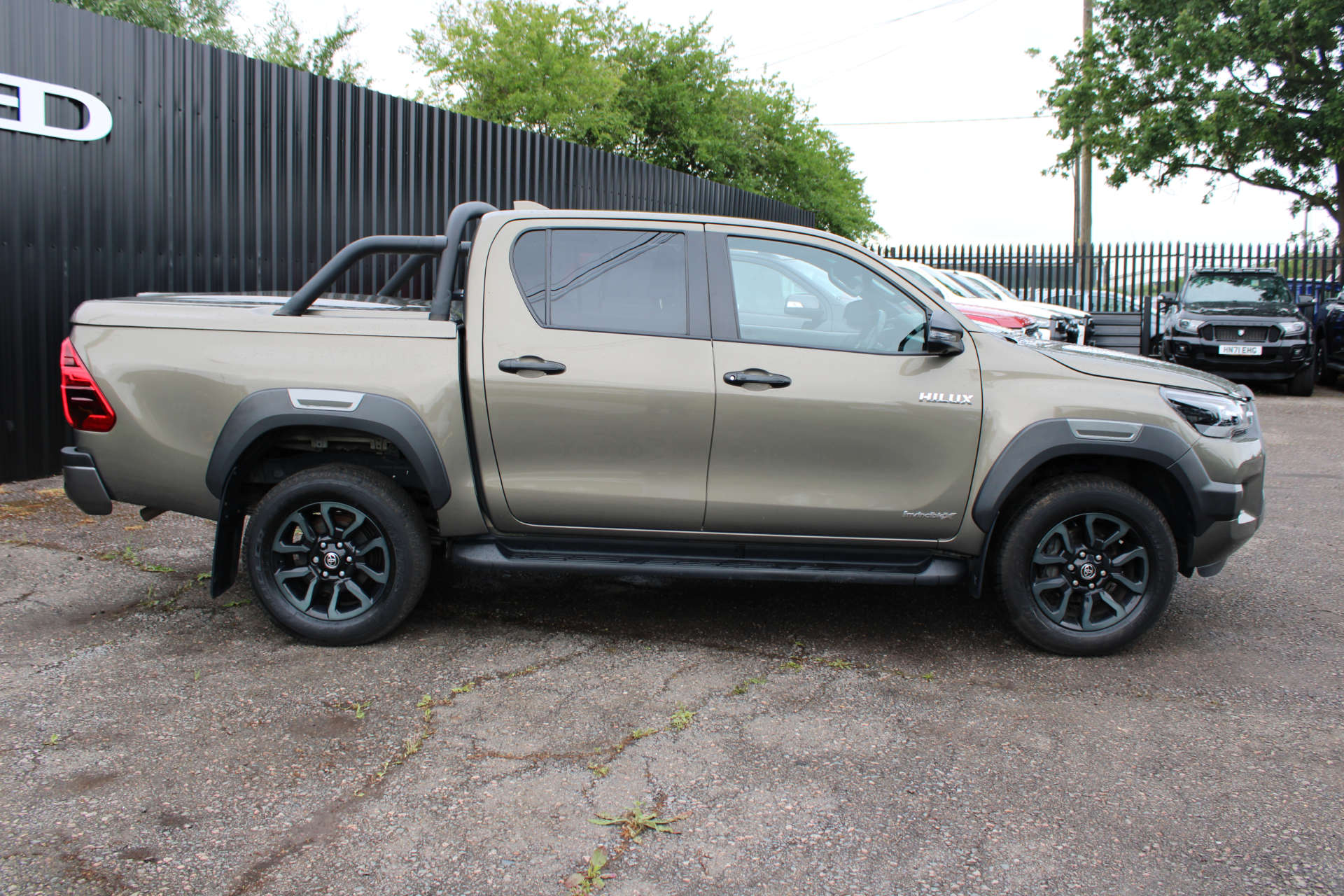 TOYOTA HILUX 2.8 HI-Luxury Invincible X D-4D 4WD Double Cab Auto 4WD 5dr #26