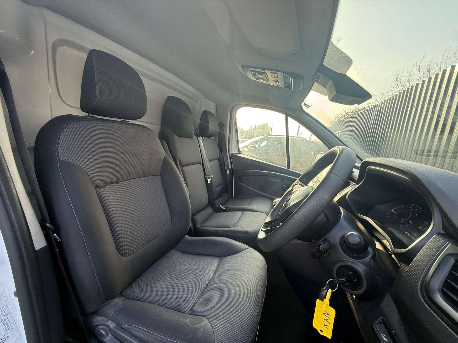 RENAULT TRAFIC 2.0 LL30 Business+ Blue dCi #29