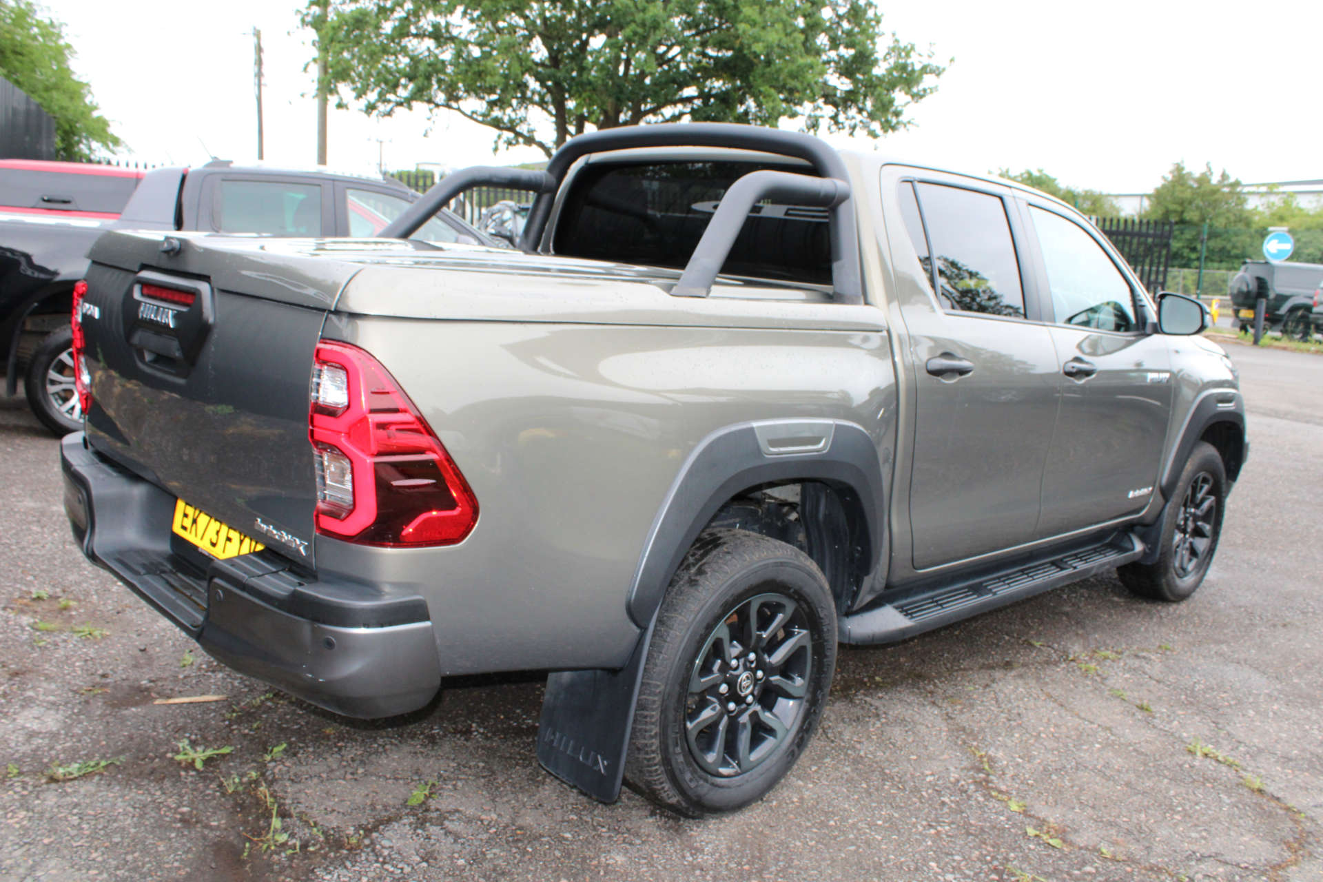 TOYOTA HILUX 2.8 HI-Luxury Invincible X D-4D 4WD Double Cab Auto 4WD 5dr #32