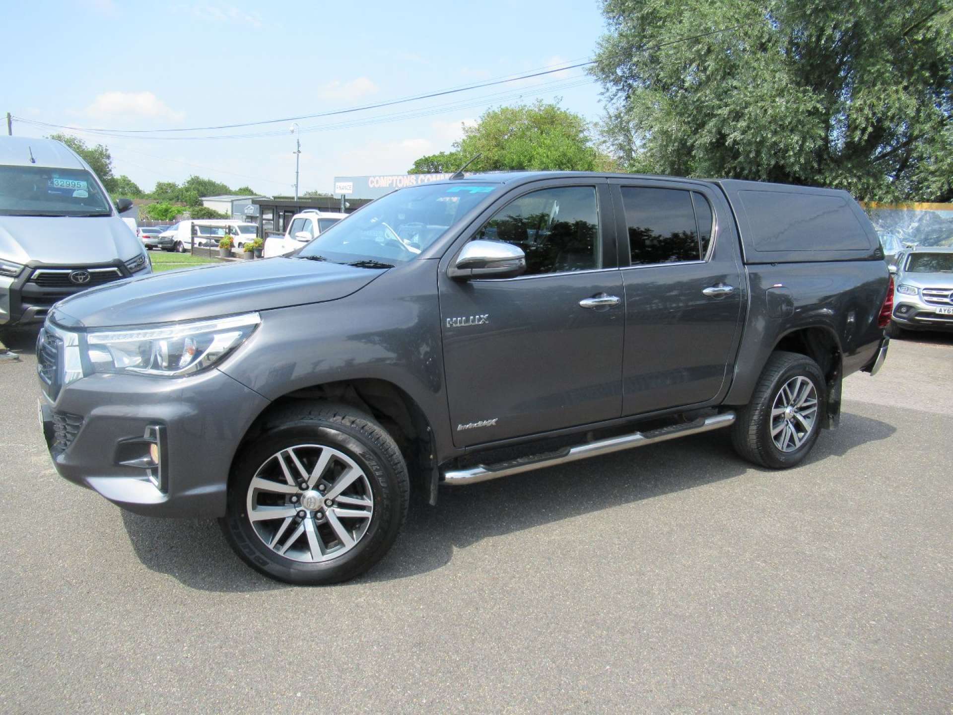 TOYOTA HILUX 2.4 HI-Luxury Invincible X D-4D 4WD Double Cab Auto 4WD 5dr #1