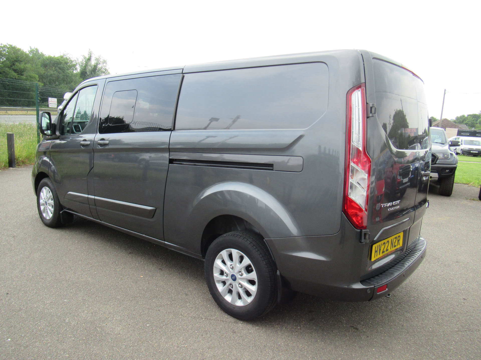 FORD CUSTOM CAB Ford Transit Custom 2.0 320 EcoBlue Limited Crew Van Double Cab 5dr Diesel Manual L2 H1 Euro 6 (s/s) (6 Seat) (130 ps) #8