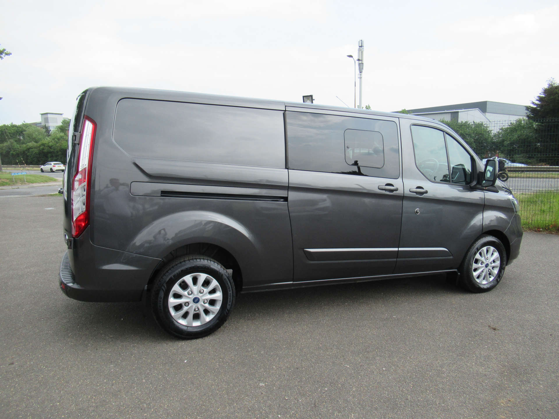 FORD CUSTOM CAB Ford Transit Custom 2.0 320 EcoBlue Limited Crew Van Double Cab 5dr Diesel Manual L2 H1 Euro 6 (s/s) (6 Seat) (130 ps) #15