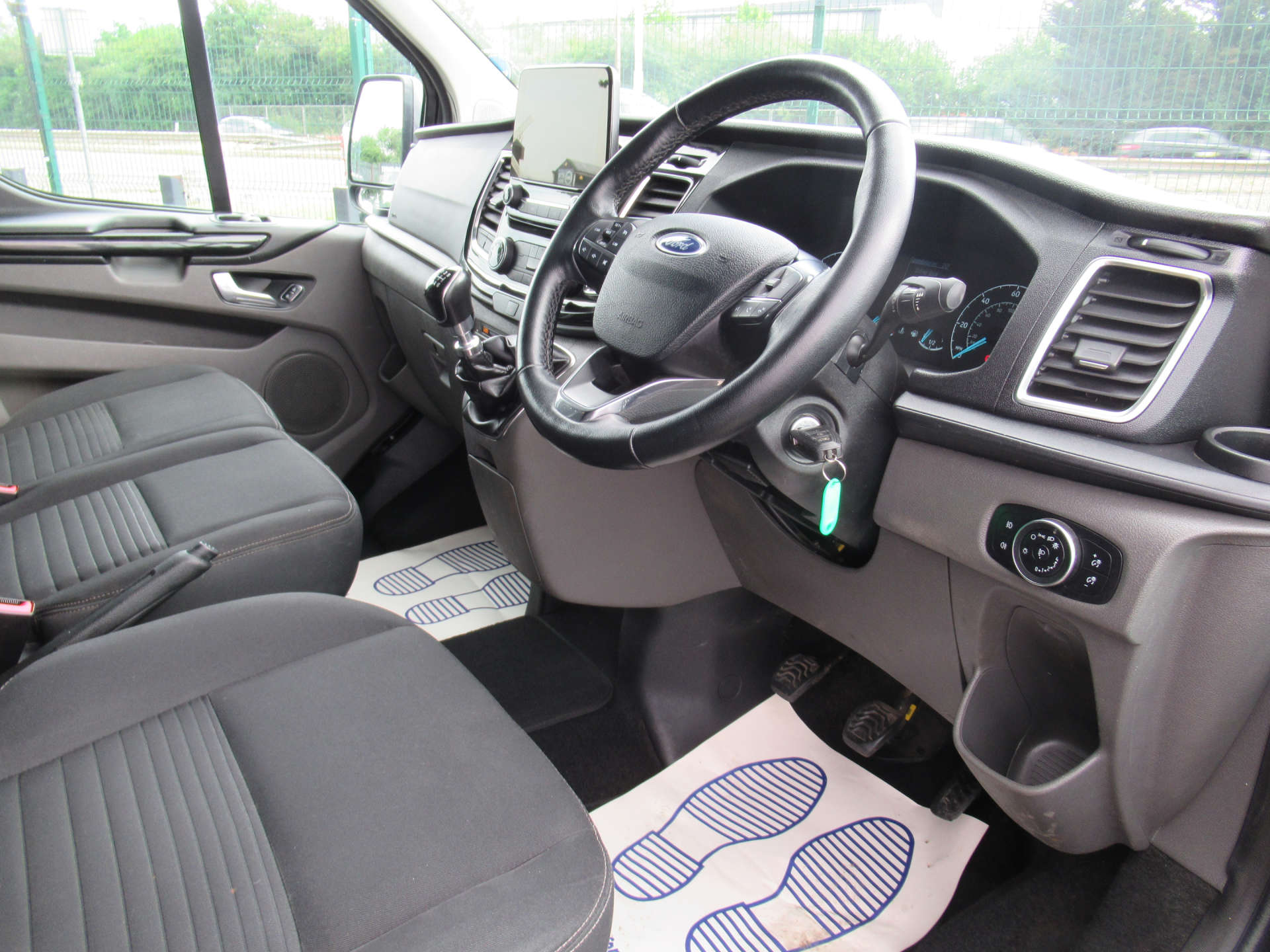 FORD CUSTOM CAB Ford Transit Custom 2.0 320 EcoBlue Limited Crew Van Double Cab 5dr Diesel Manual L2 H1 Euro 6 (s/s) (6 Seat) (130 ps) #17