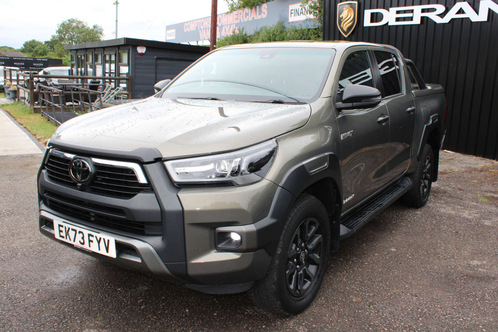 TOYOTA HILUX 2.8 HI-Luxury Invincible X D-4D 4WD Double Cab Auto 4WD 5dr #61