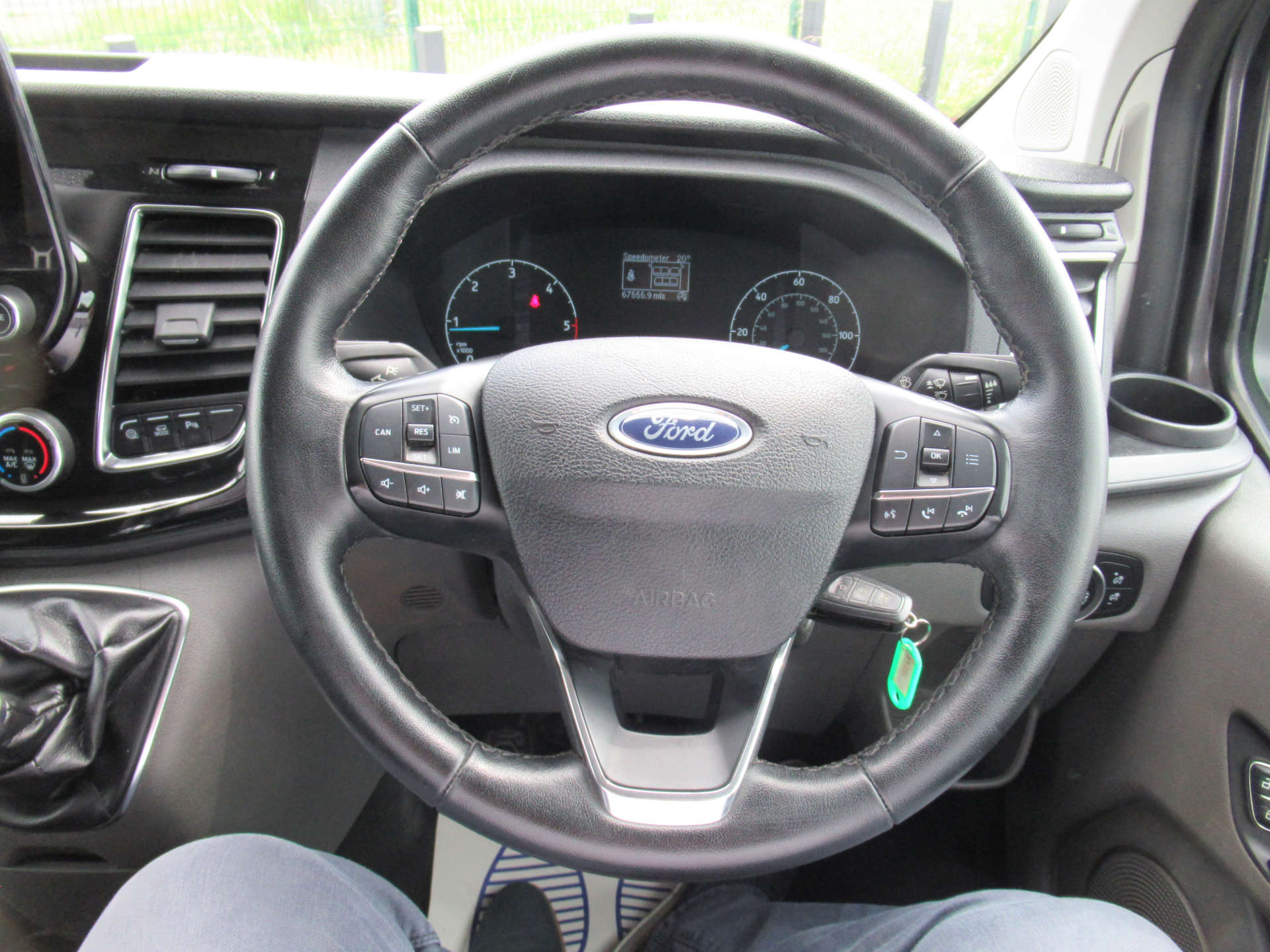 FORD CUSTOM CAB Ford Transit Custom 2.0 320 EcoBlue Limited Crew Van Double Cab 5dr Diesel Manual L2 H1 Euro 6 (s/s) (6 Seat) (130 ps) #25