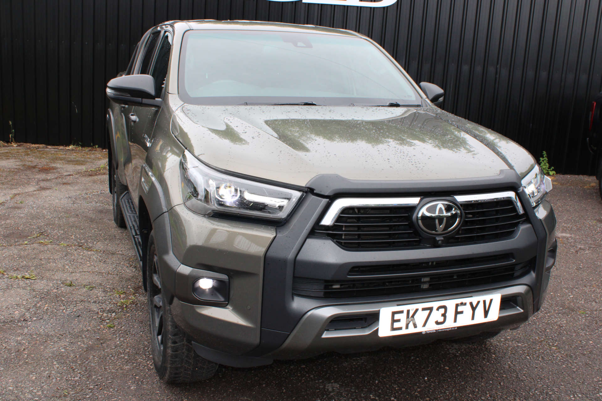 TOYOTA HILUX 2.8 HI-Luxury Invincible X D-4D 4WD Double Cab Auto 4WD 5dr #67
