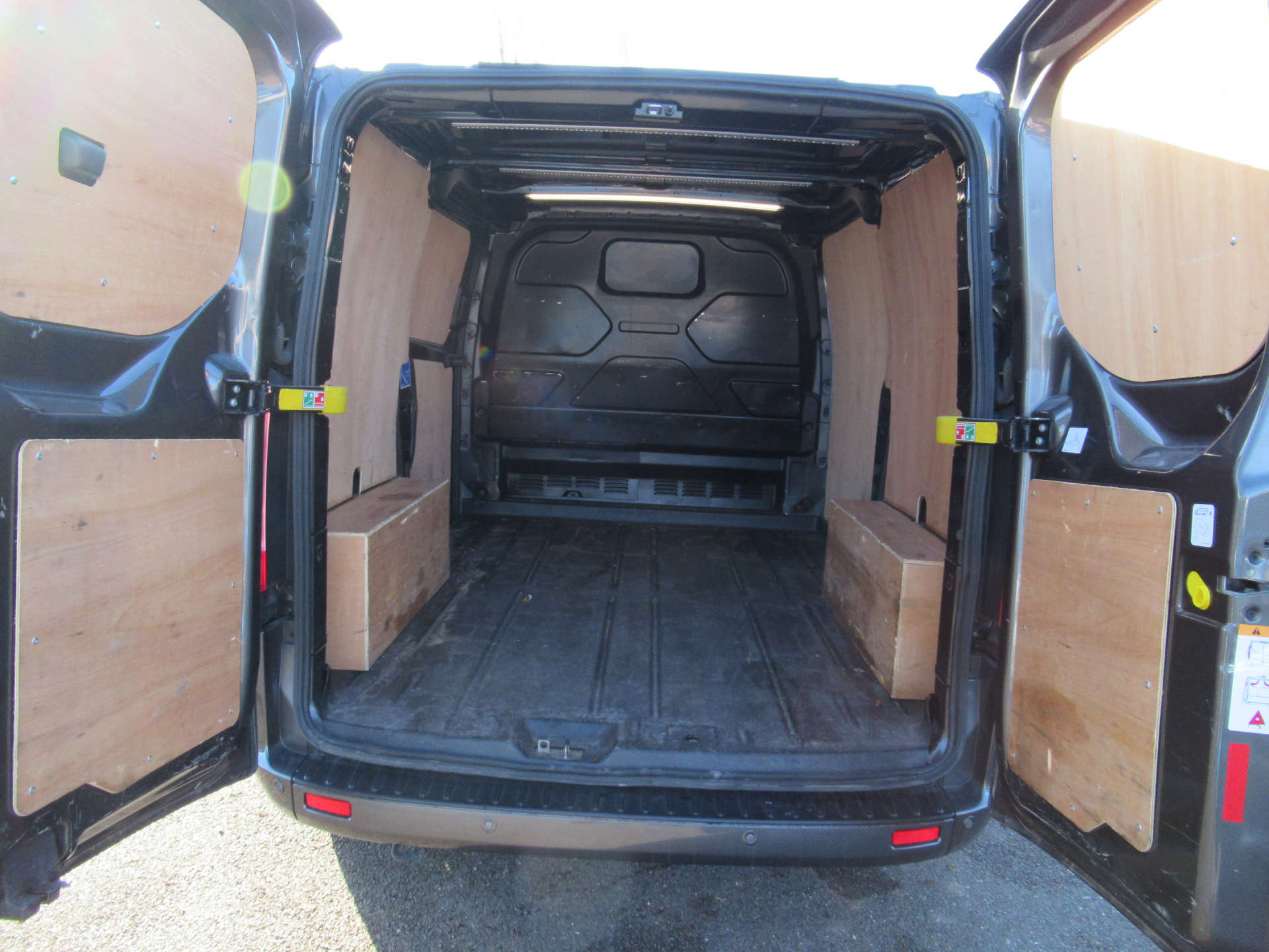 FORD TRANSIT CUSTOM 2.0 Transit Custom 300 Limited EcoBlue 5dr #9