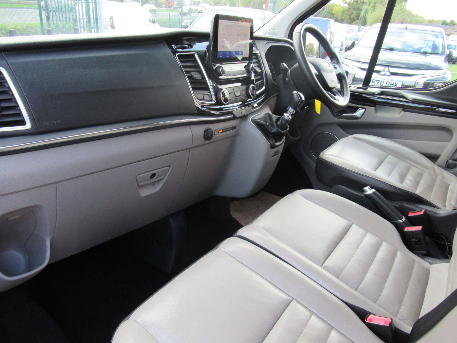 FORD TOURNEO CUSTOM 2.0 Tourneo Custom 320 Titanium EcoBlue 4dr #4