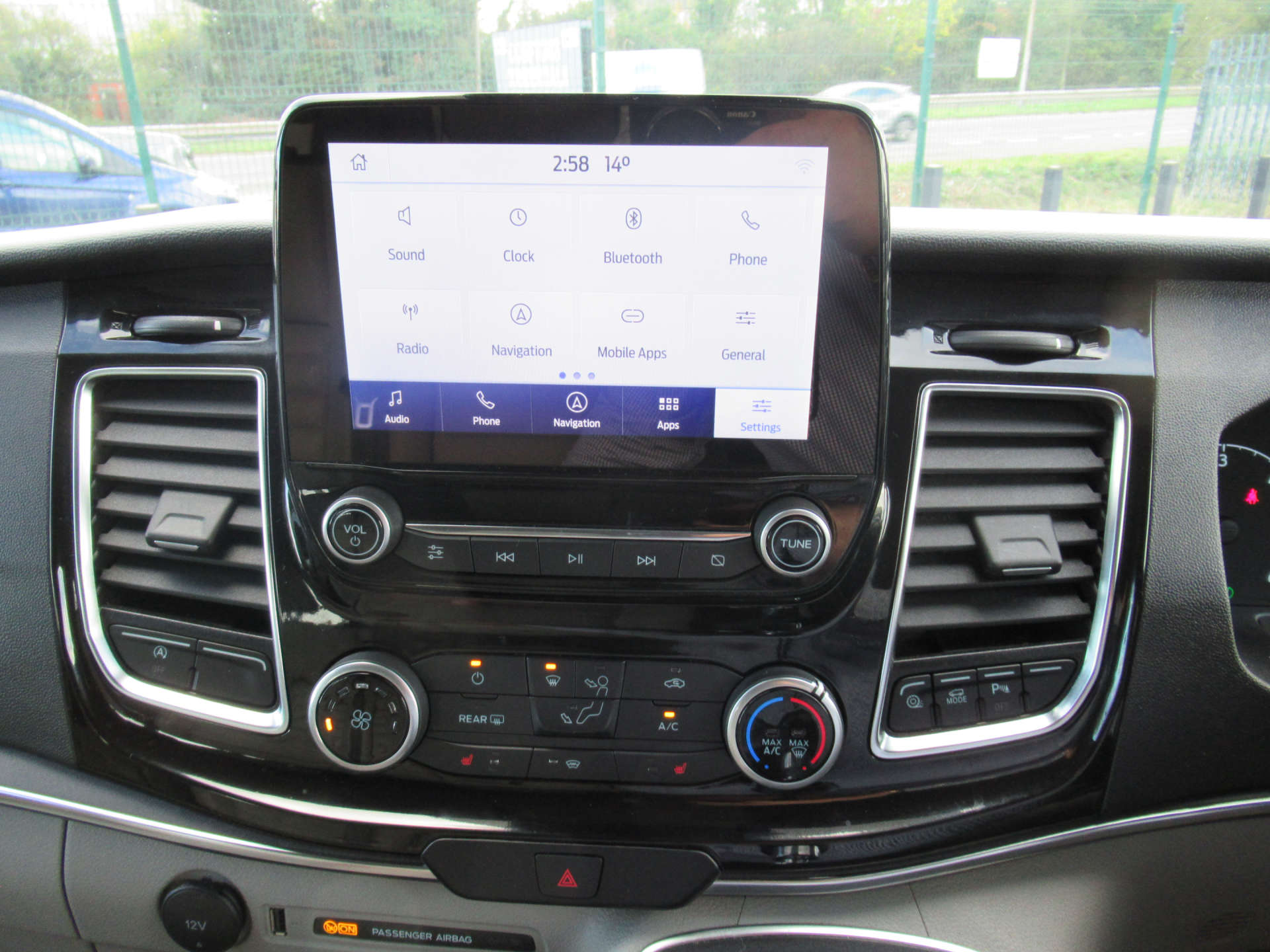 FORD TOURNEO CUSTOM 2.0 Tourneo Custom 320 Titanium EcoBlue 4dr #23