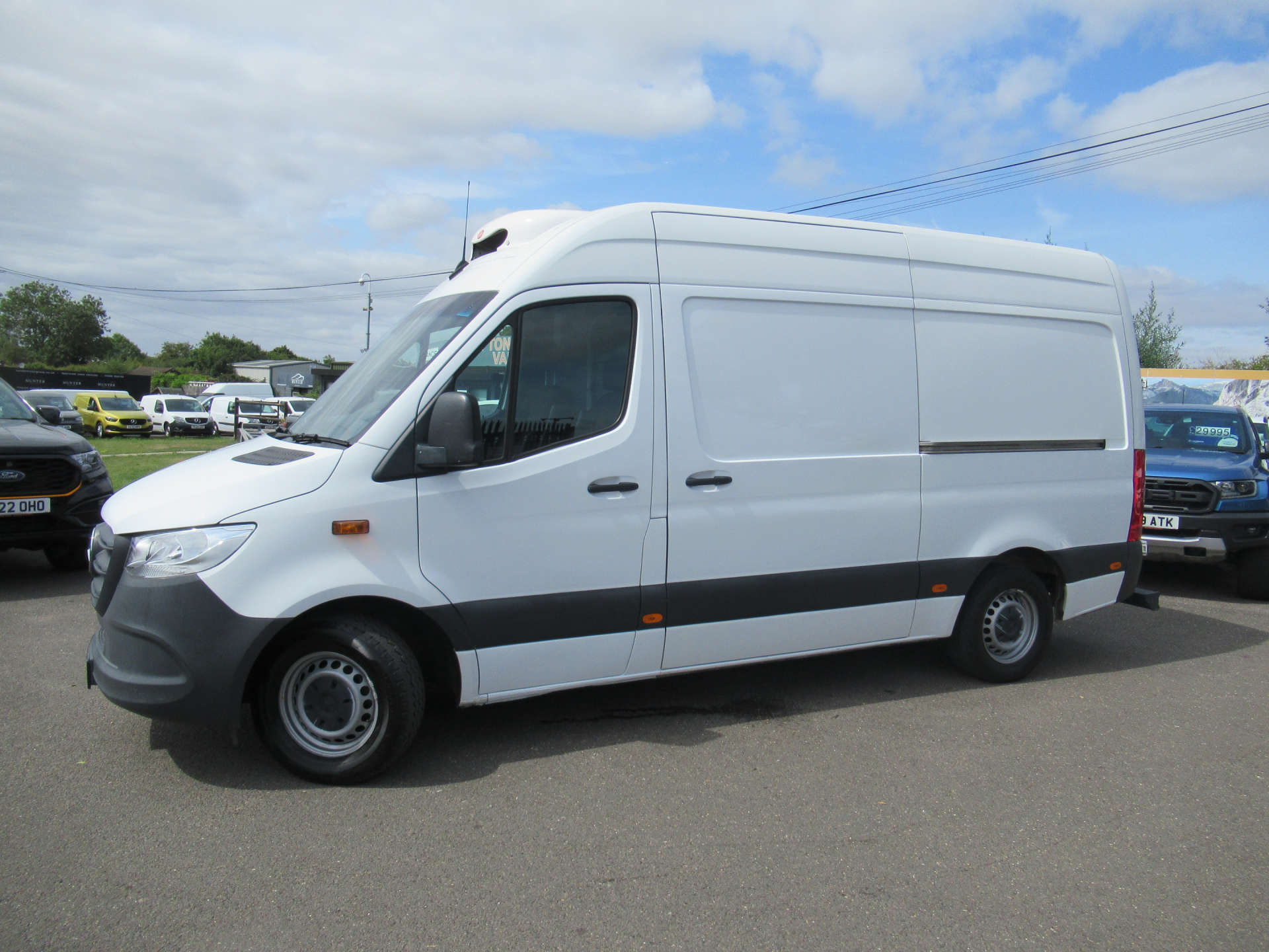 MERCEDES-BENZ sprinter 315 mwb fridge freezer with overnight standby #2