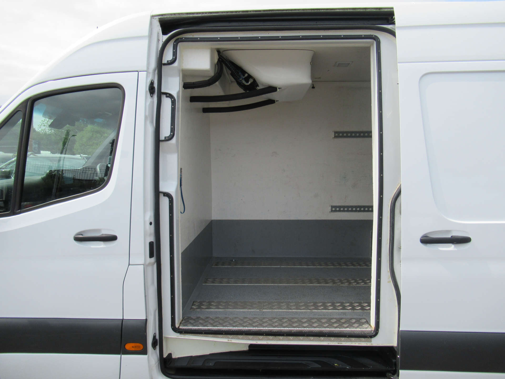 MERCEDES-BENZ sprinter 315 mwb fridge freezer with overnight standby #5