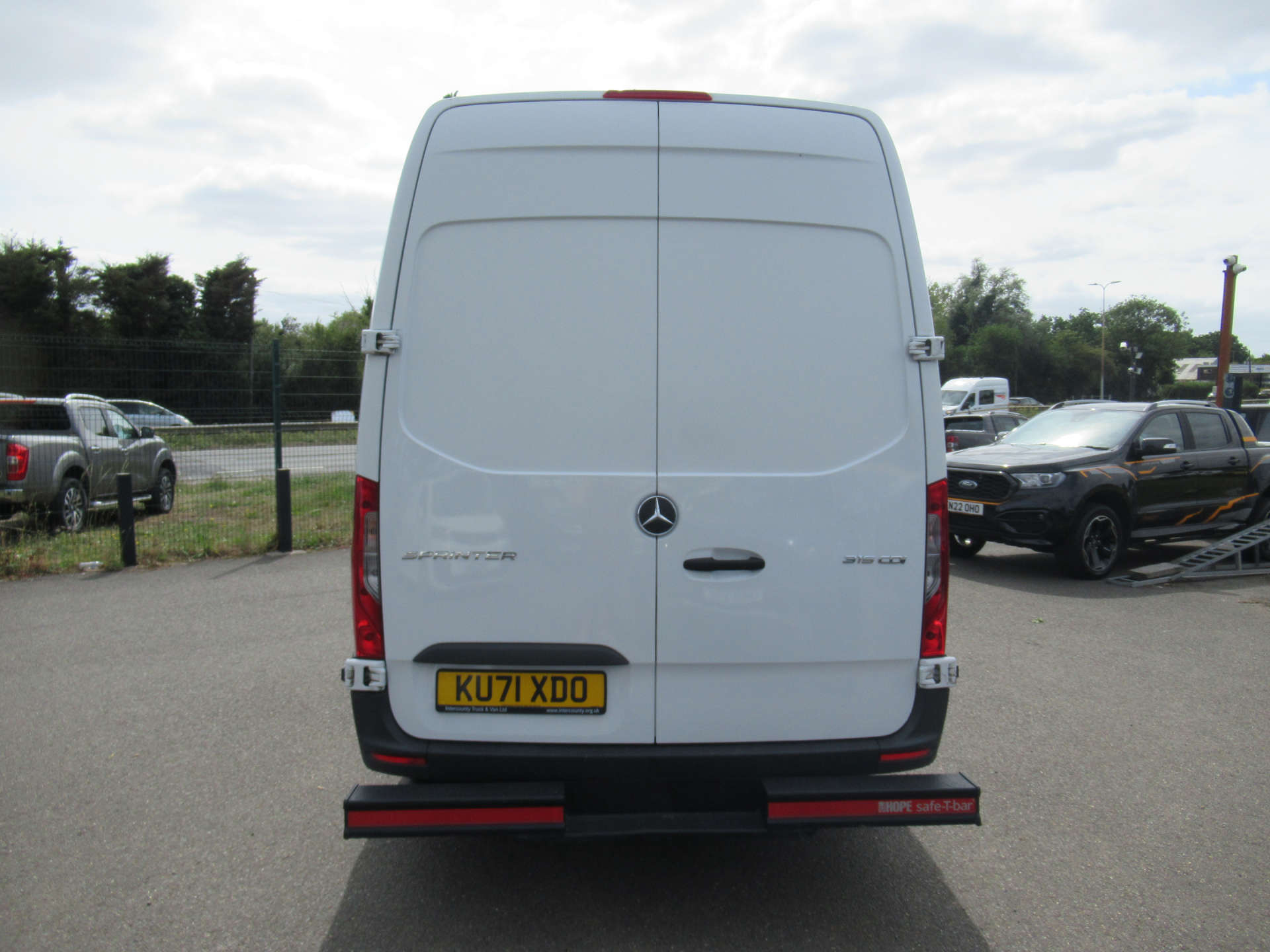 MERCEDES-BENZ sprinter 315 mwb fridge freezer with overnight standby #9
