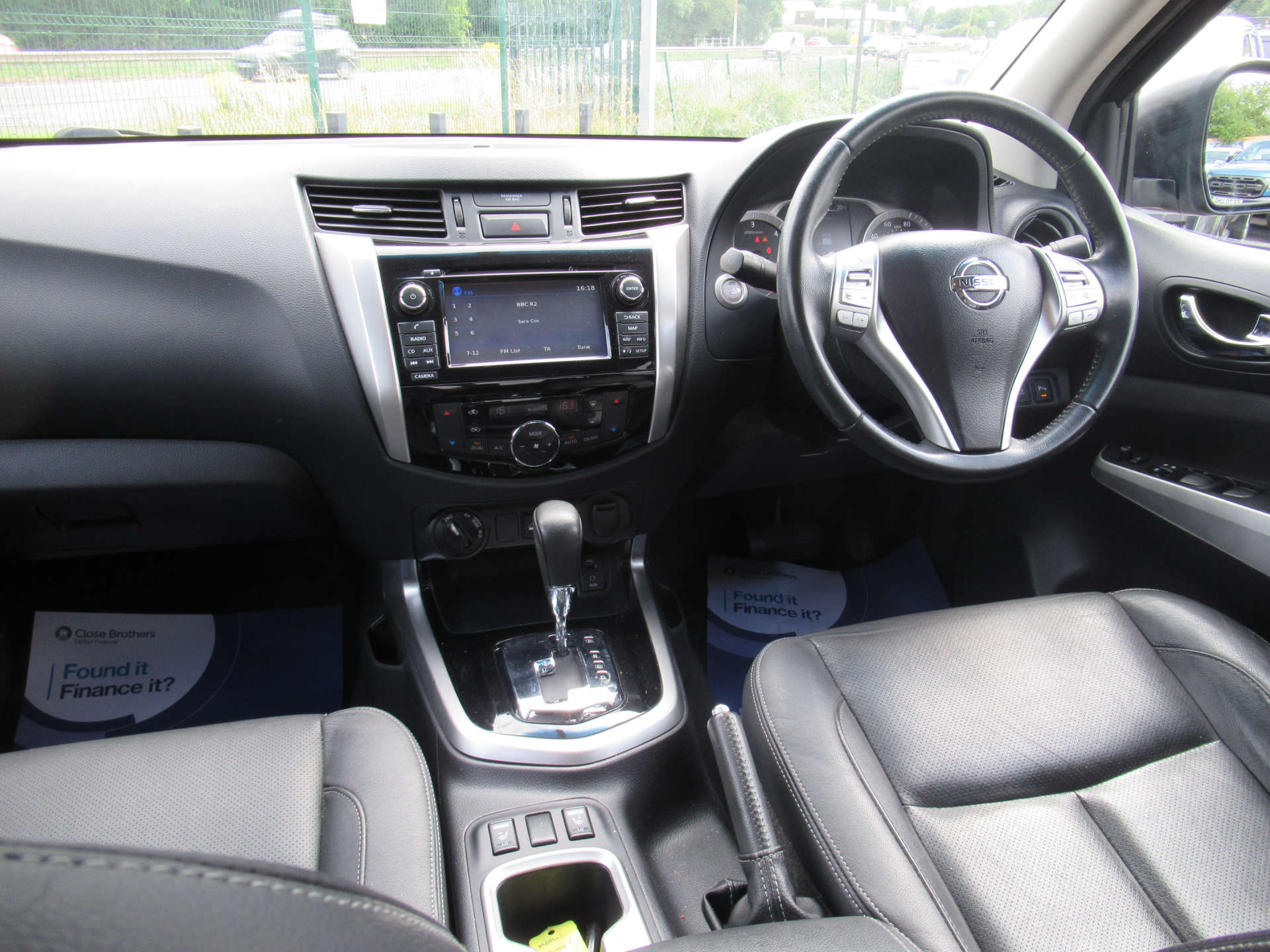NISSAN NAVARA 2.3 Navara Tekna dCi Auto 4WD 5dr #6