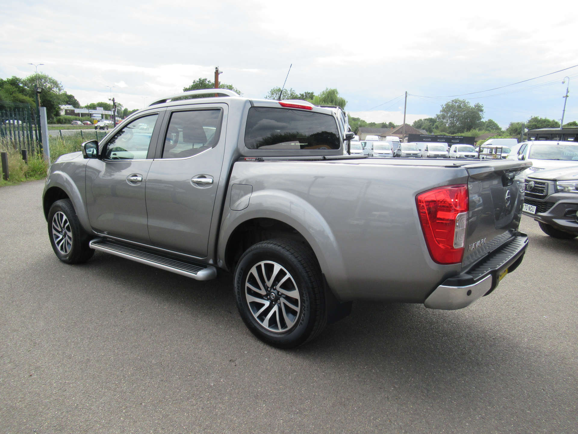 NISSAN NAVARA 2.3 Navara Tekna dCi Auto 4WD 5dr #7