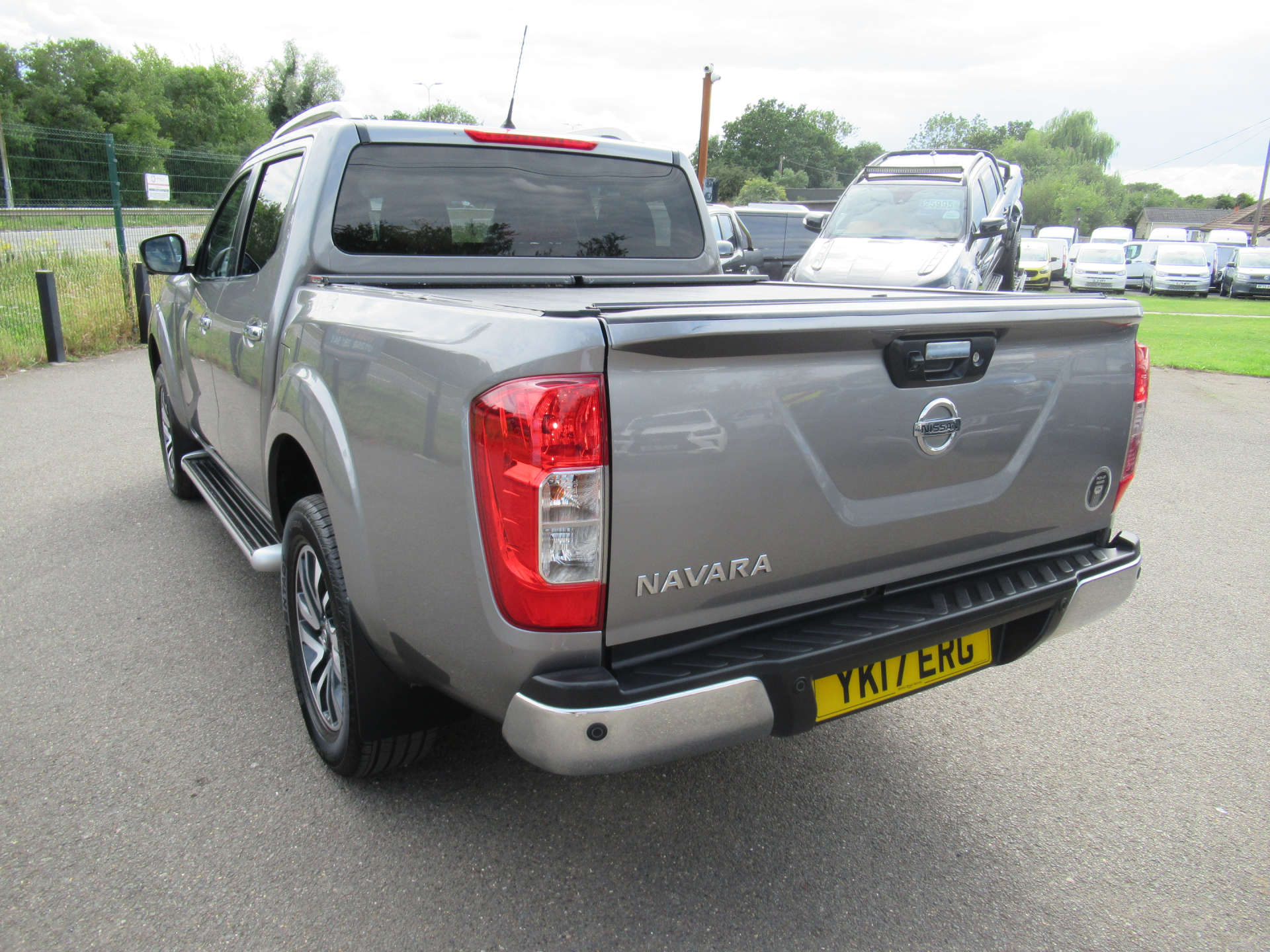 NISSAN NAVARA 2.3 Navara Tekna dCi Auto 4WD 5dr #9