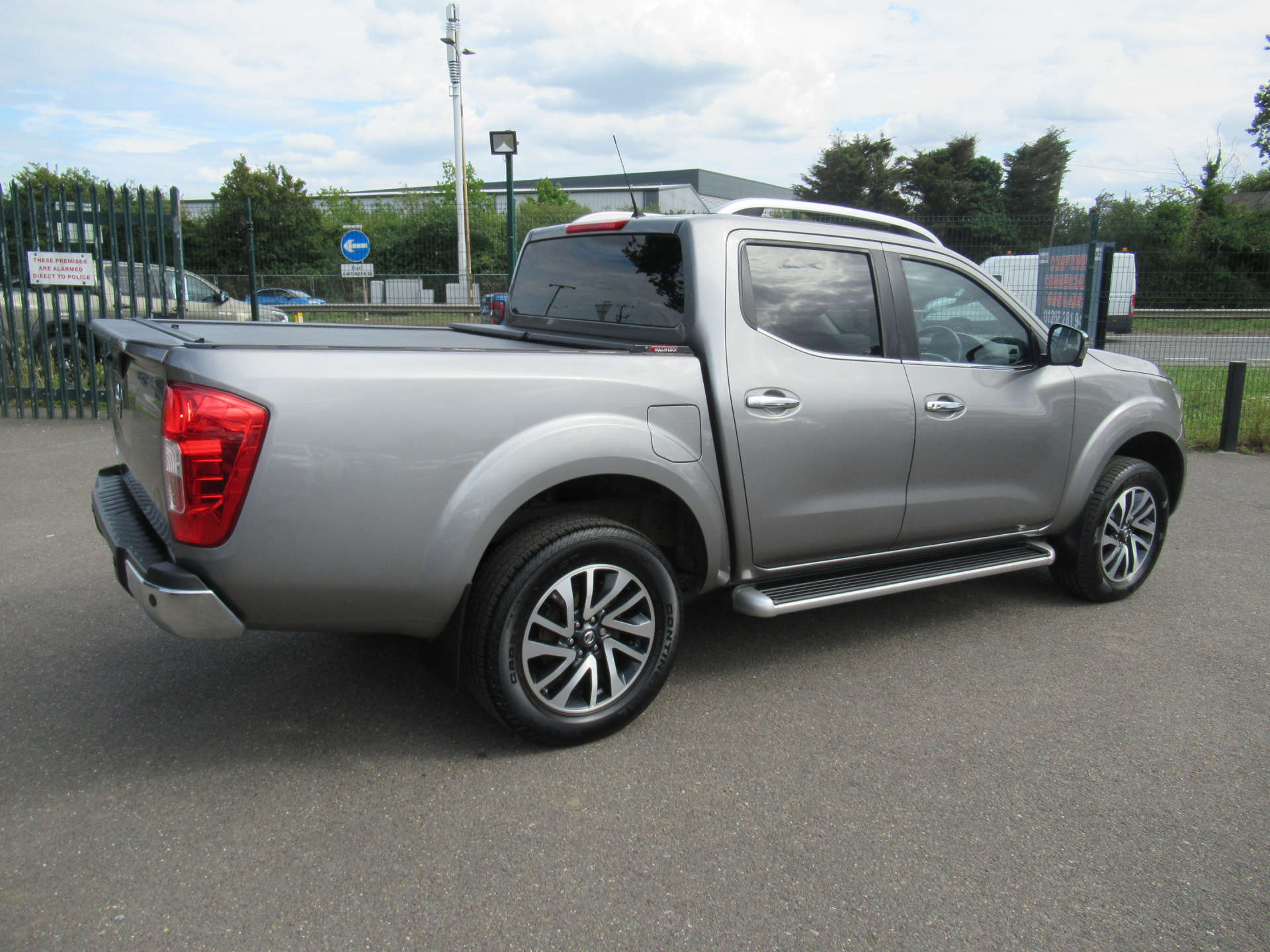 NISSAN NAVARA 2.3 Navara Tekna dCi Auto 4WD 5dr #13
