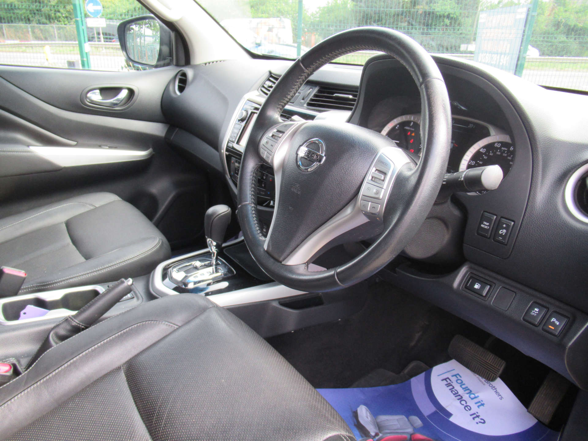 NISSAN NAVARA 2.3 Navara Tekna dCi Auto 4WD 5dr #16