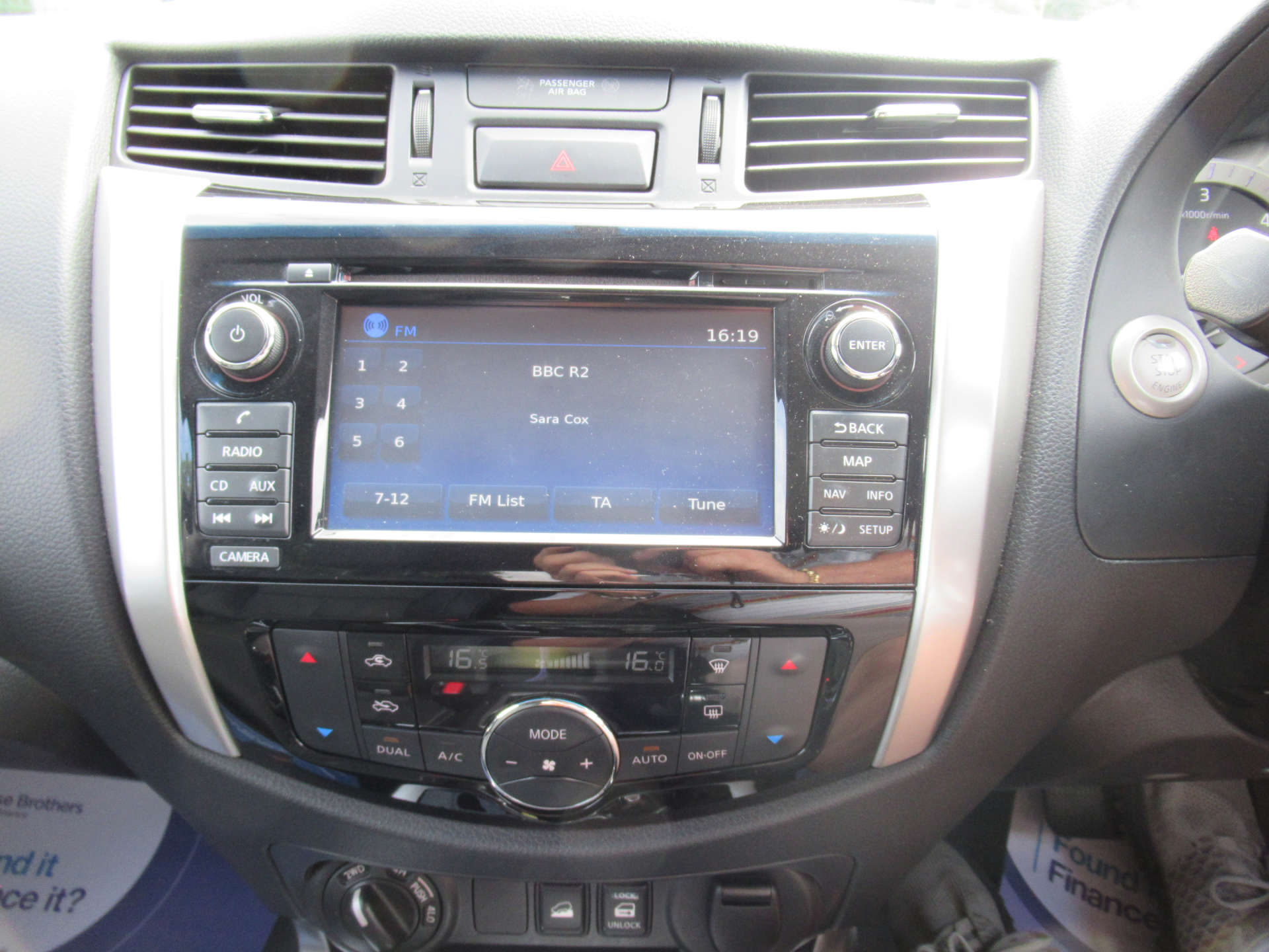 NISSAN NAVARA 2.3 Navara Tekna dCi Auto 4WD 5dr #25
