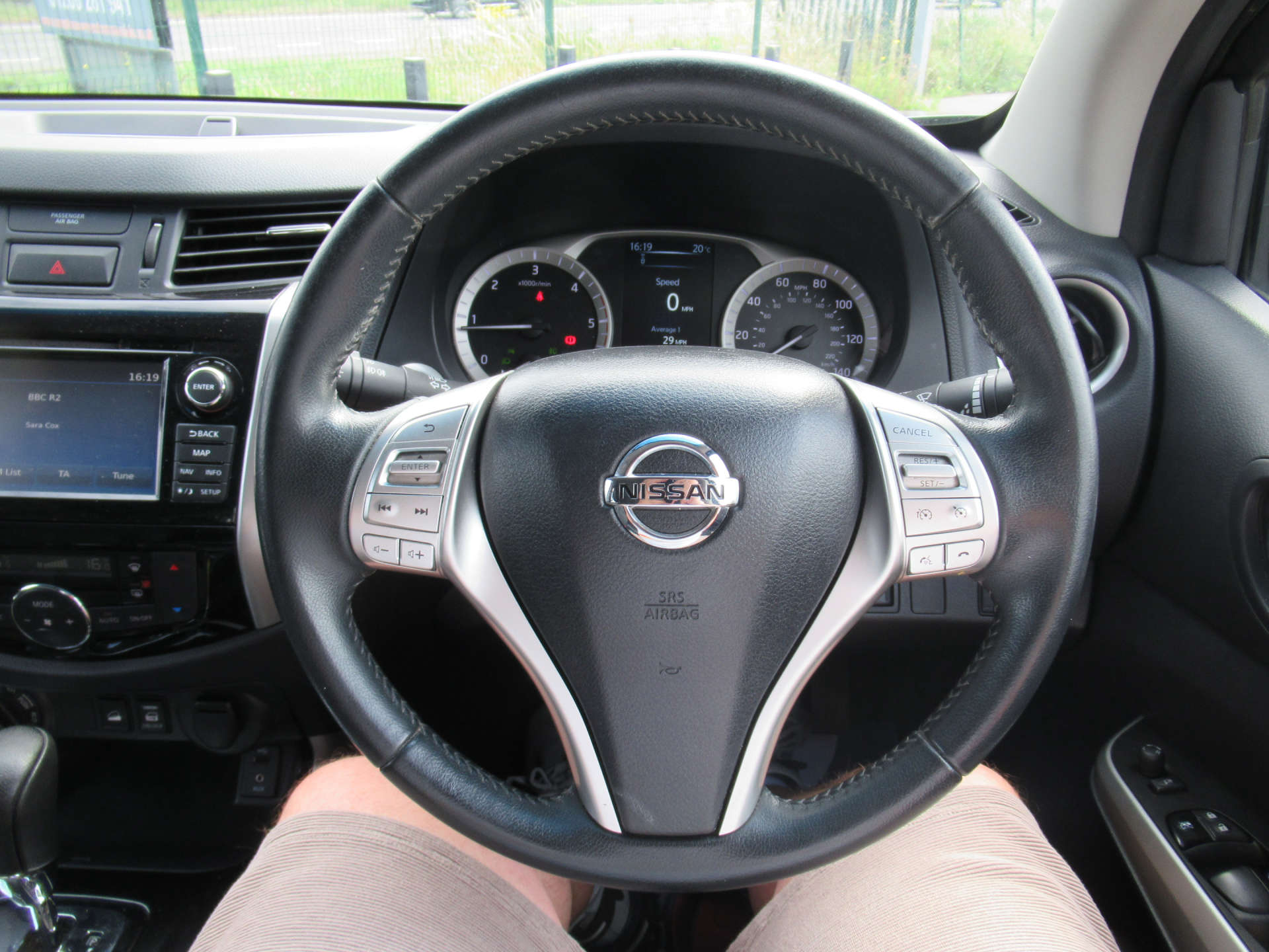 NISSAN NAVARA 2.3 Navara Tekna dCi Auto 4WD 5dr #27