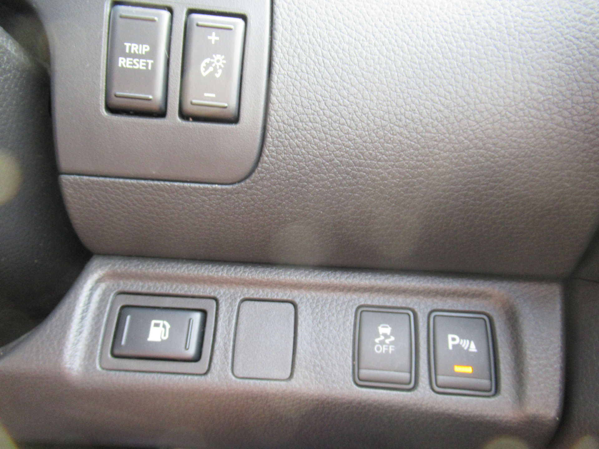 NISSAN NAVARA 2.3 Navara Tekna dCi Auto 4WD 5dr #29