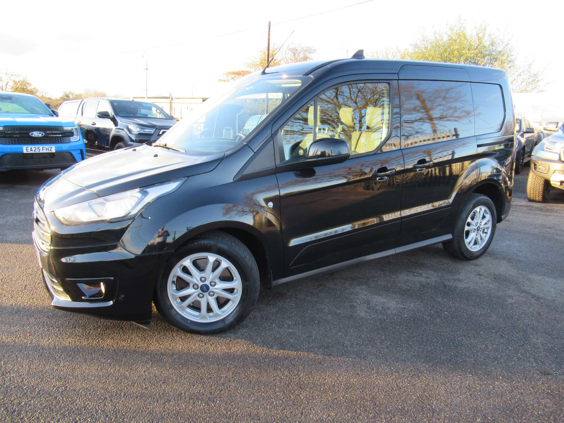 FORD TRANSIT CONNECT 1.5 Transit Connect 240 Ltd EcoBlue A #1