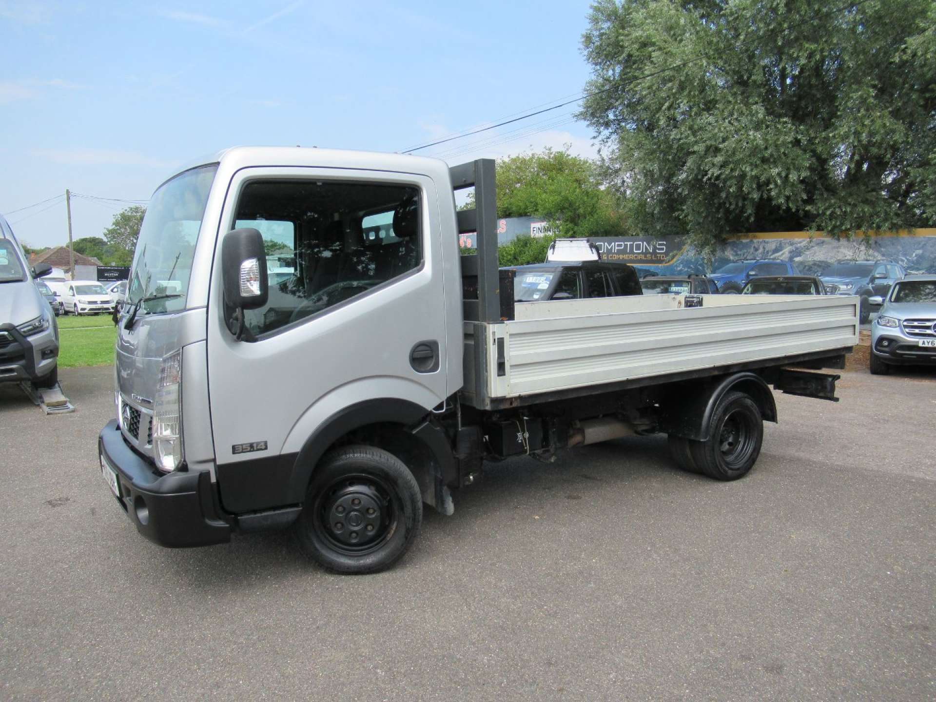 NISSAN NT400 CABSTAR 2.5 NT400 Cabstar 35.14 MWB DCI #1