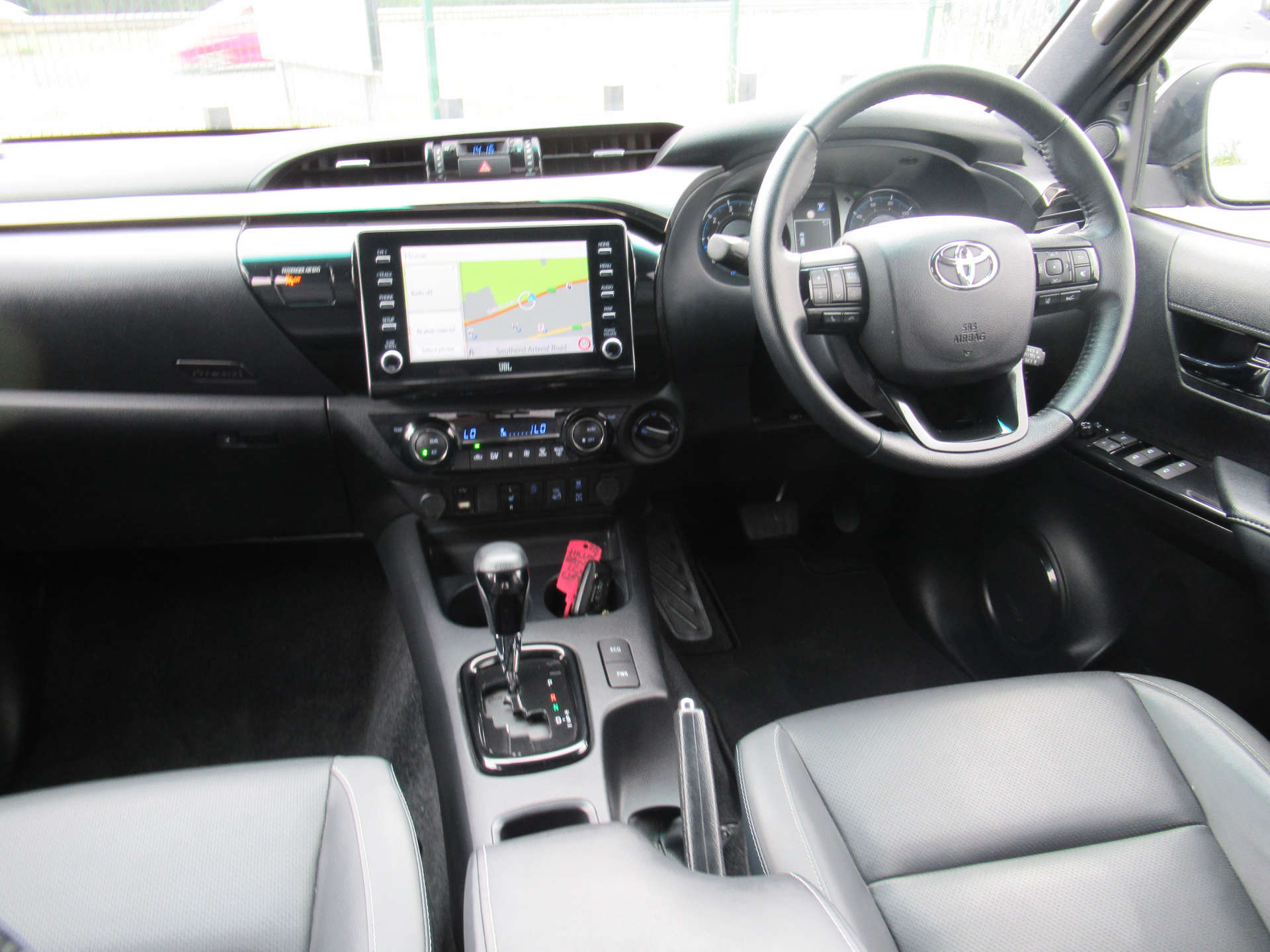 TOYOTA HILUX 2.8 HI-Luxury Invincible X D-4D 4WD Double Cab Auto 4WD 5dr #6