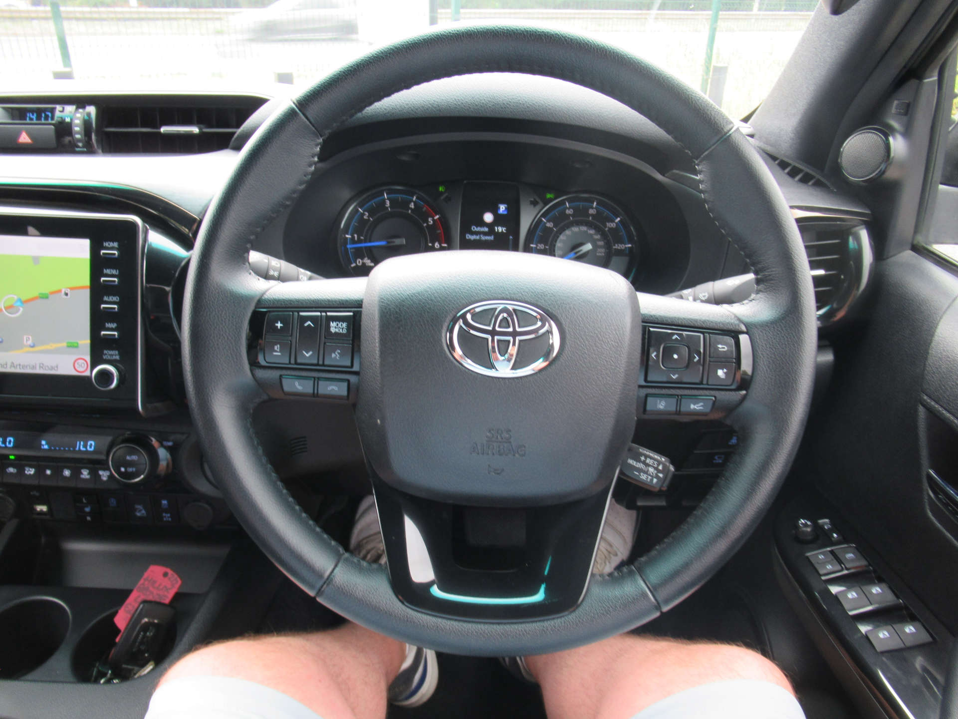 TOYOTA HILUX 2.8 HI-Luxury Invincible X D-4D 4WD Double Cab Auto 4WD 5dr #19