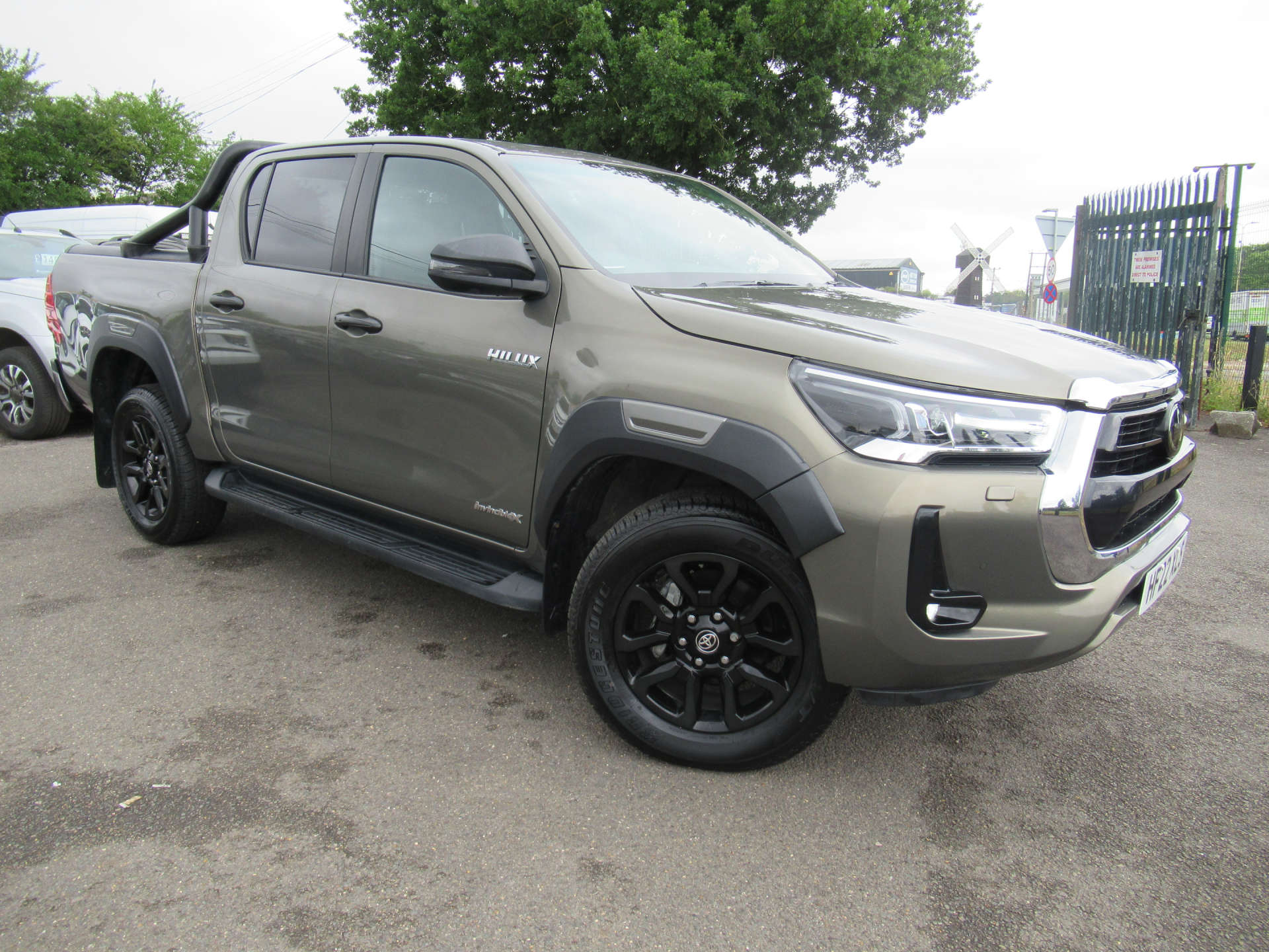 TOYOTA HILUX 2.8 HI-Luxury Invincible X D-4D 4WD Double Cab Auto 4WD 5dr #27