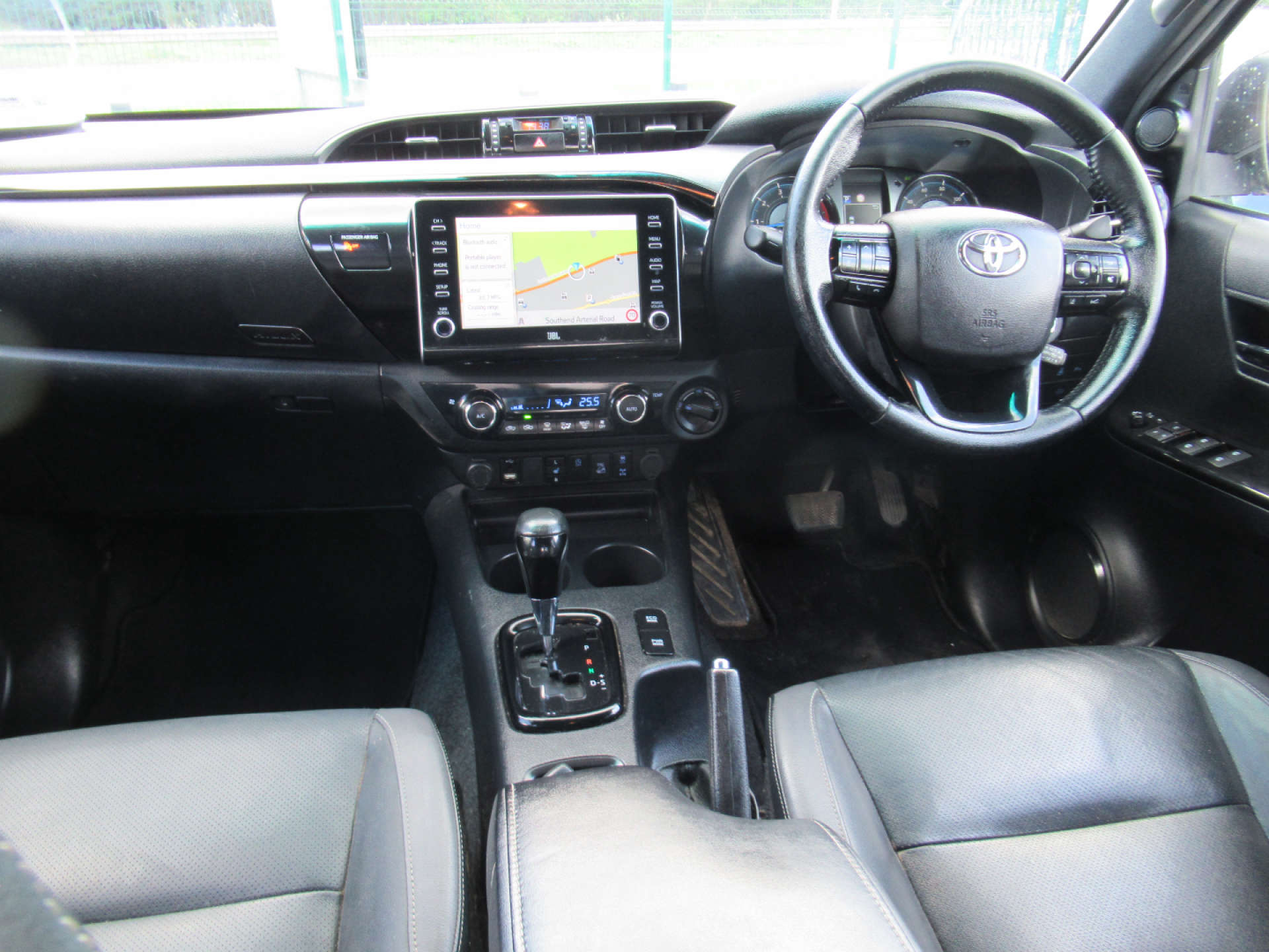 TOYOTA HILUX 2.8 HI-Luxury Invincible X D-4D 4WD Double Cab Auto 4WD 5dr #6
