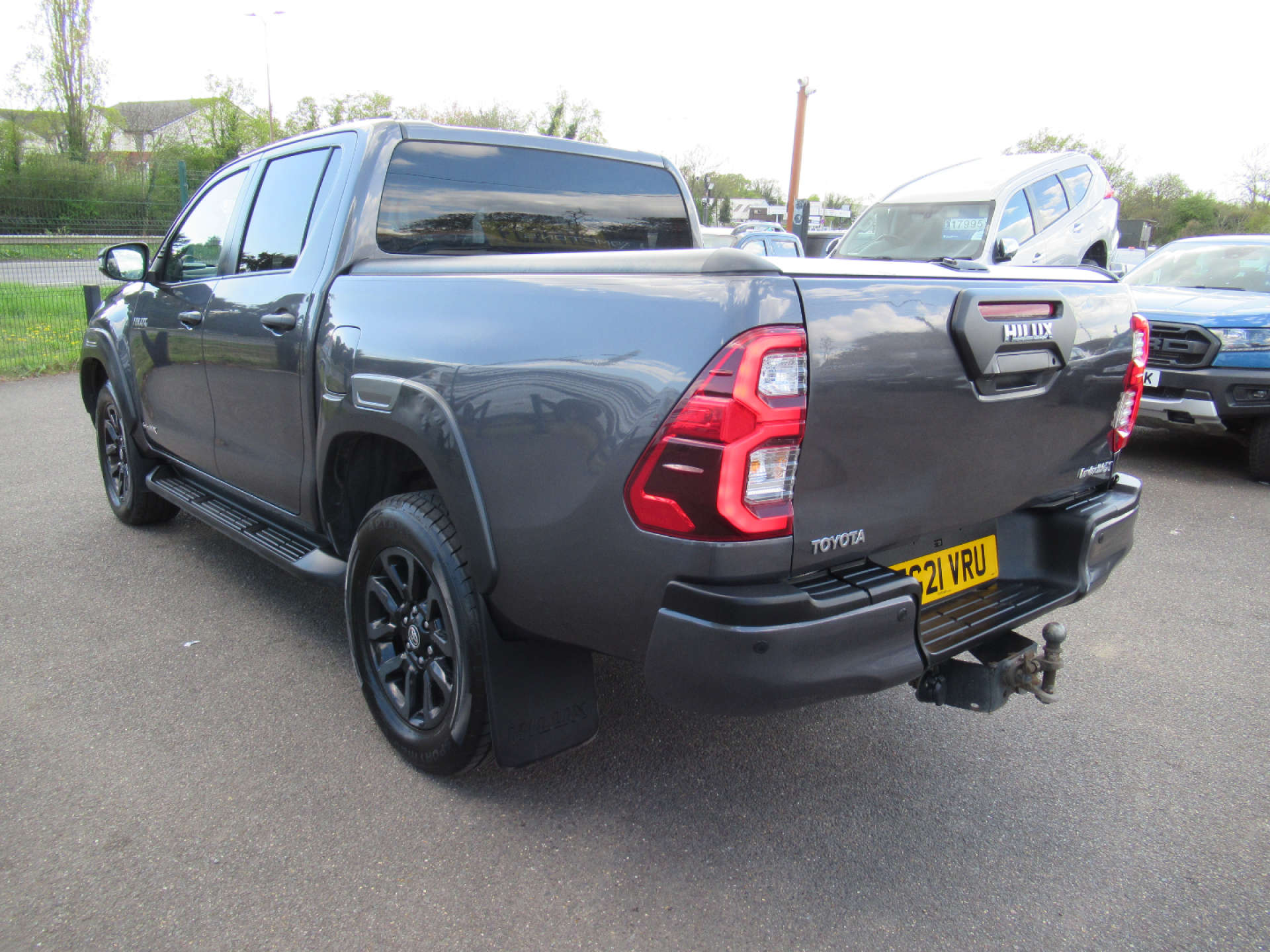 TOYOTA HILUX 2.8 HI-Luxury Invincible X D-4D 4WD Double Cab Auto 4WD 5dr #8