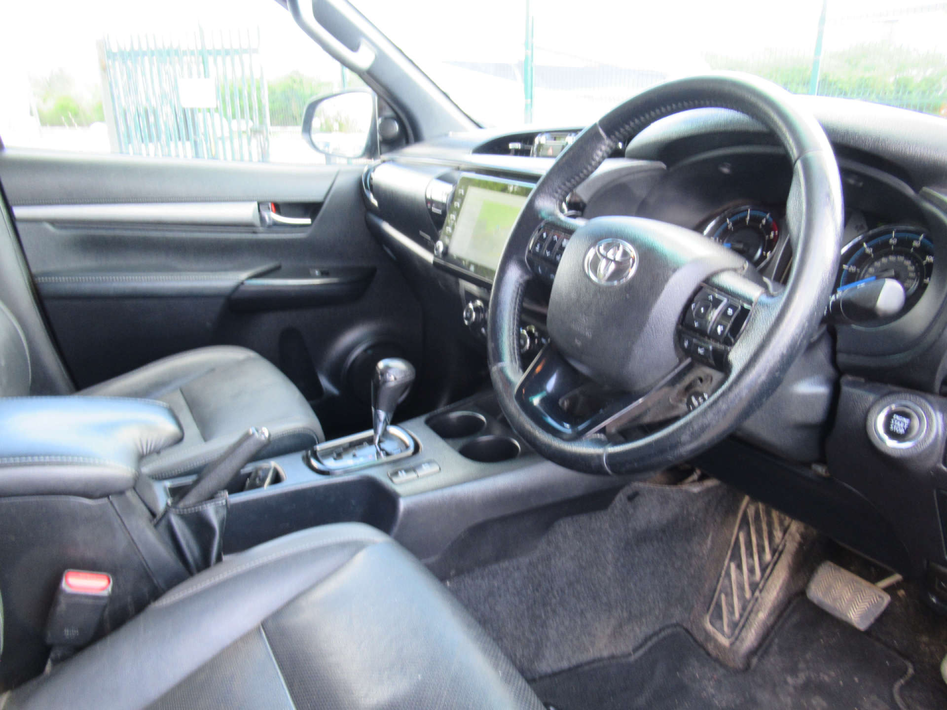 TOYOTA HILUX 2.8 HI-Luxury Invincible X D-4D 4WD Double Cab Auto 4WD 5dr #15