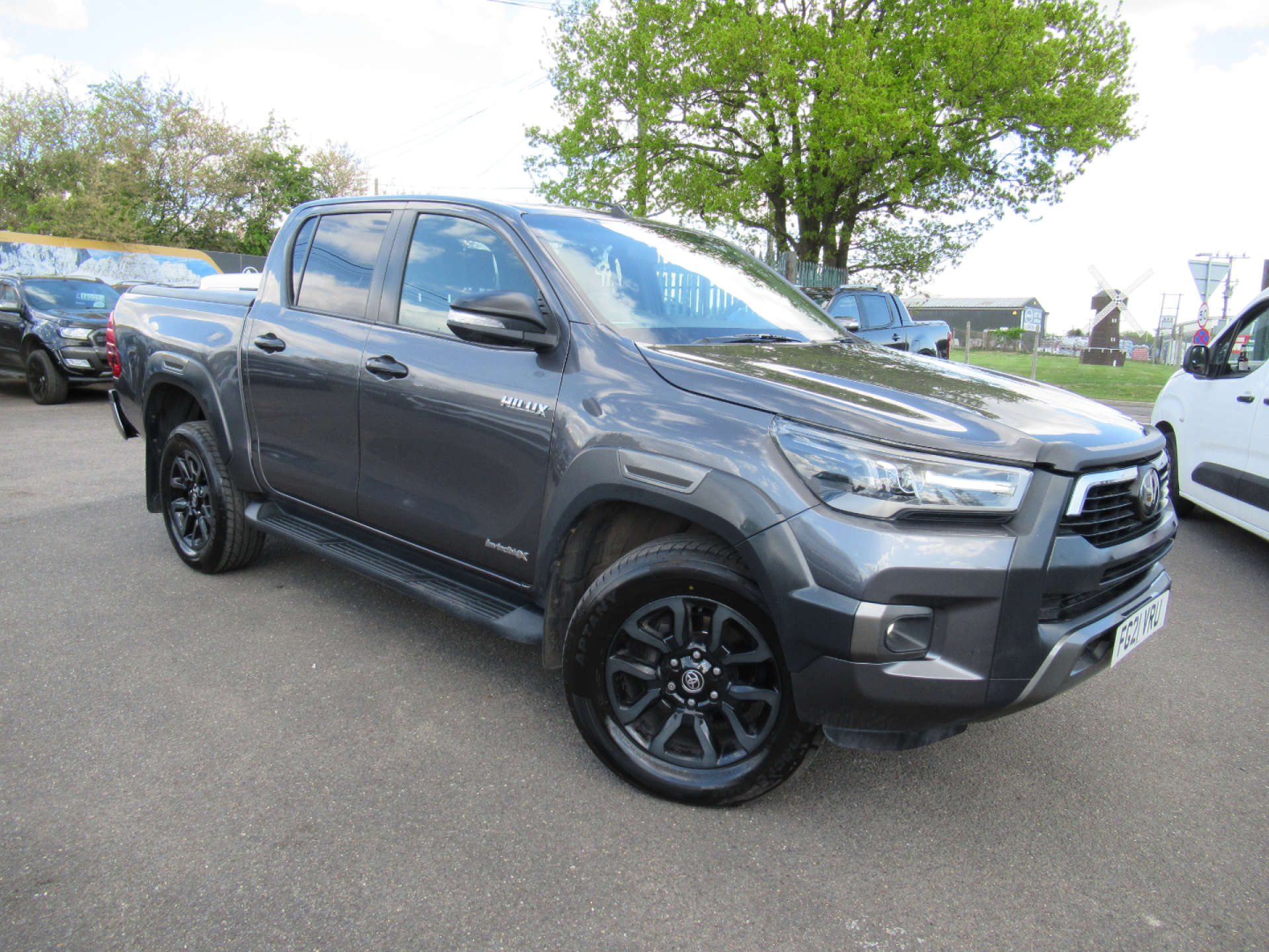 TOYOTA HILUX 2.8 HI-Luxury Invincible X D-4D 4WD Double Cab Auto 4WD 5dr #28