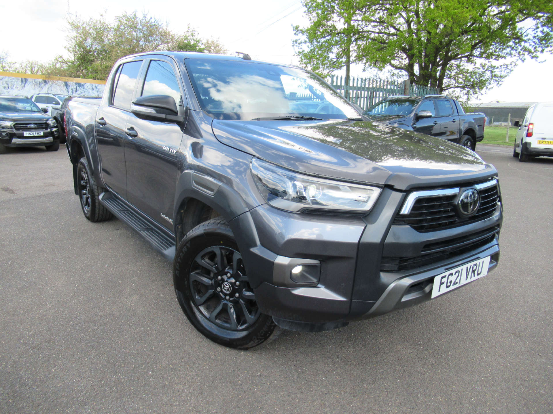 TOYOTA HILUX 2.8 HI-Luxury Invincible X D-4D 4WD Double Cab Auto 4WD 5dr #29