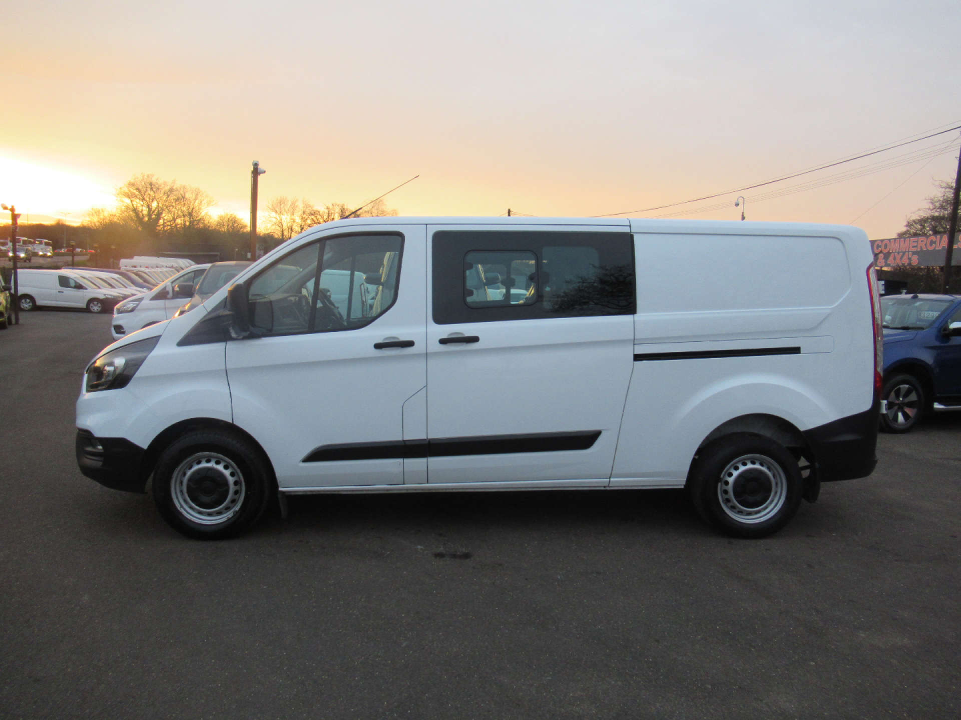 FORD TRANSIT CUSTOM 2.0 320 EcoBlue Leader Crew Van Double Cab 5dr Diesel Manual L2 H1 Euro 6 (s/s) (130 ps) #2