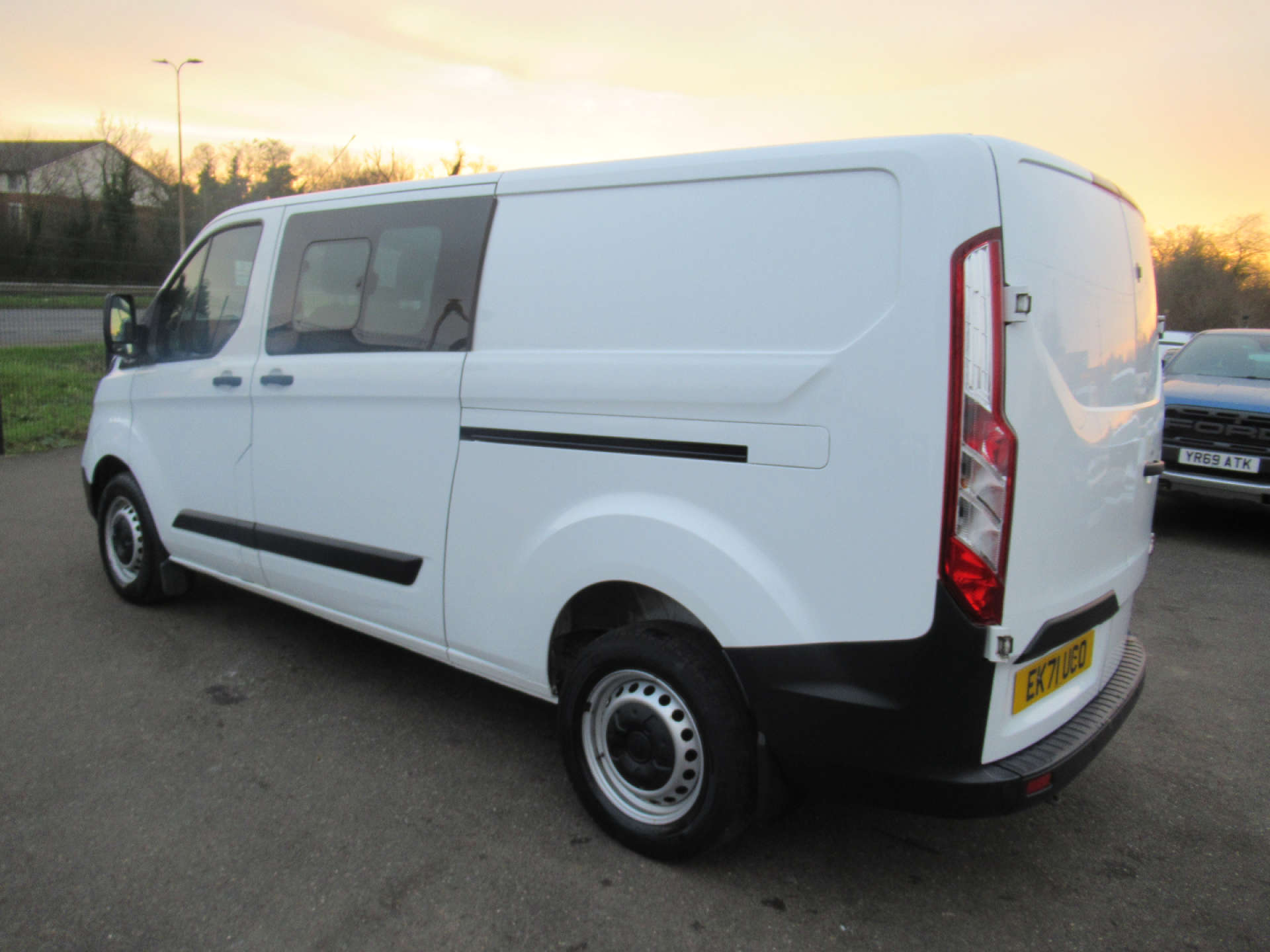 FORD TRANSIT CUSTOM 2.0 320 EcoBlue Leader Crew Van Double Cab 5dr Diesel Manual L2 H1 Euro 6 (s/s) (130 ps) #6