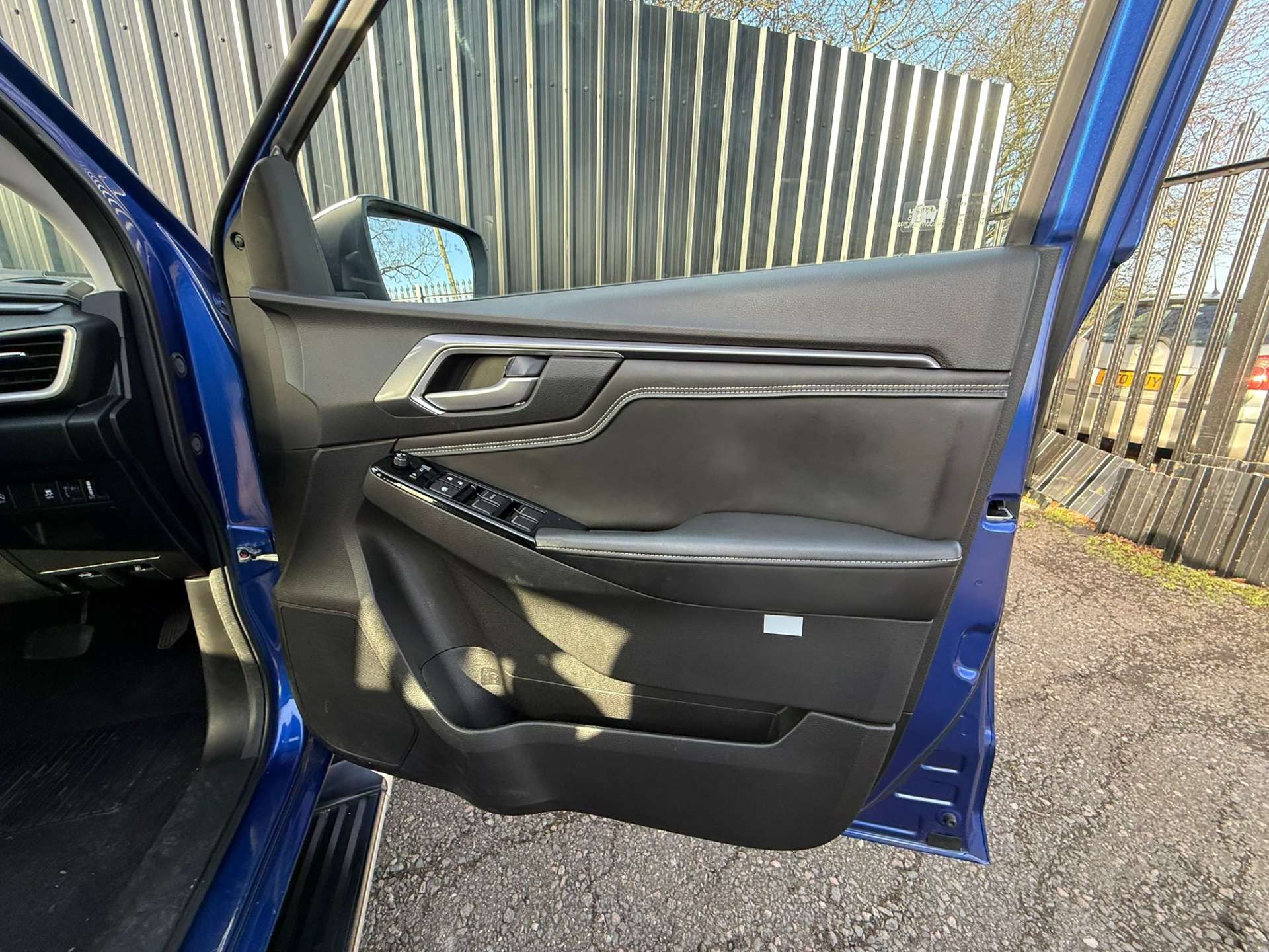 ISUZU D-MAX 1.9 D-Max DL40 Auto 4WD #27