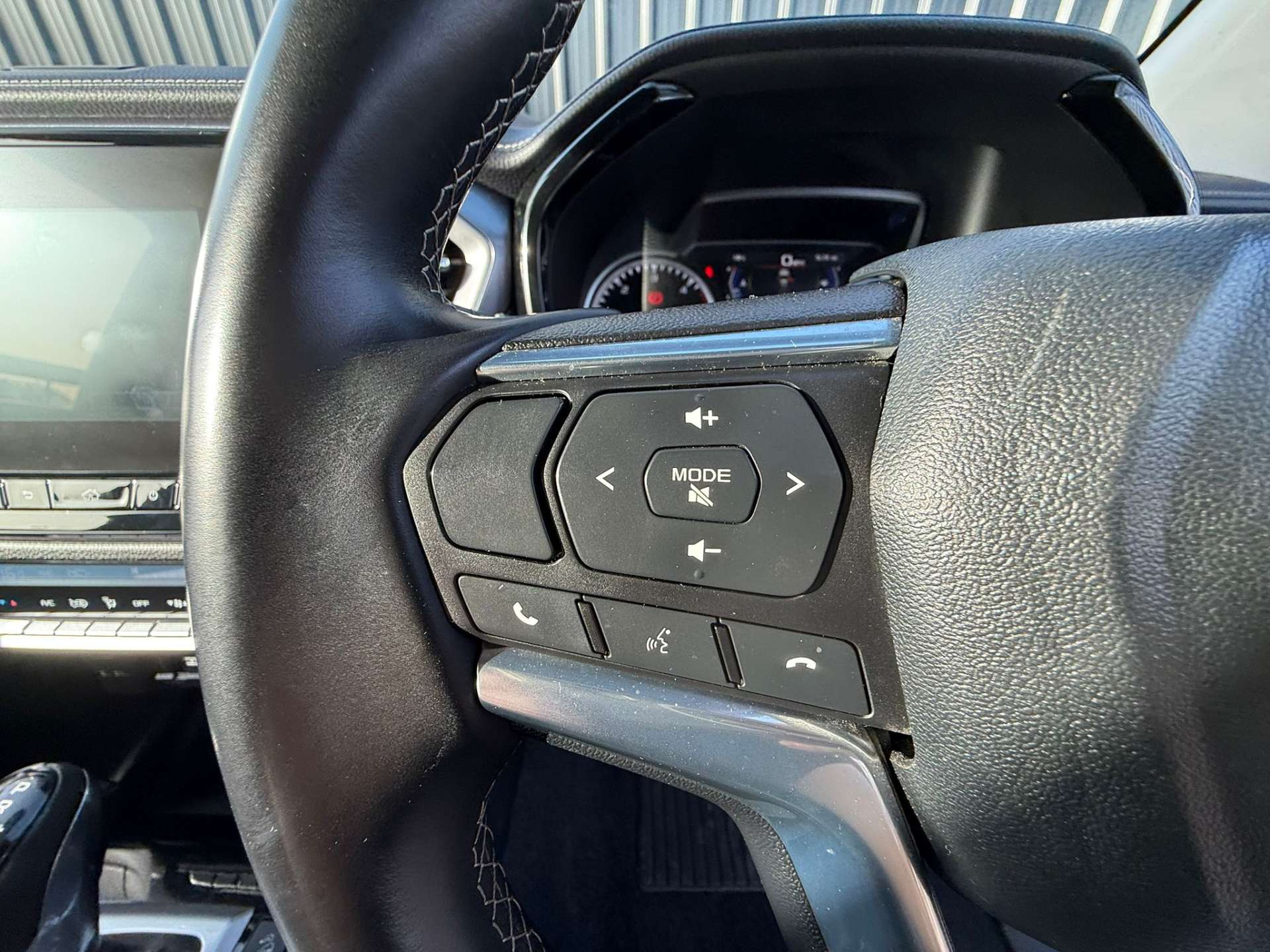 ISUZU D-MAX 1.9 D-Max DL40 Auto 4WD #29