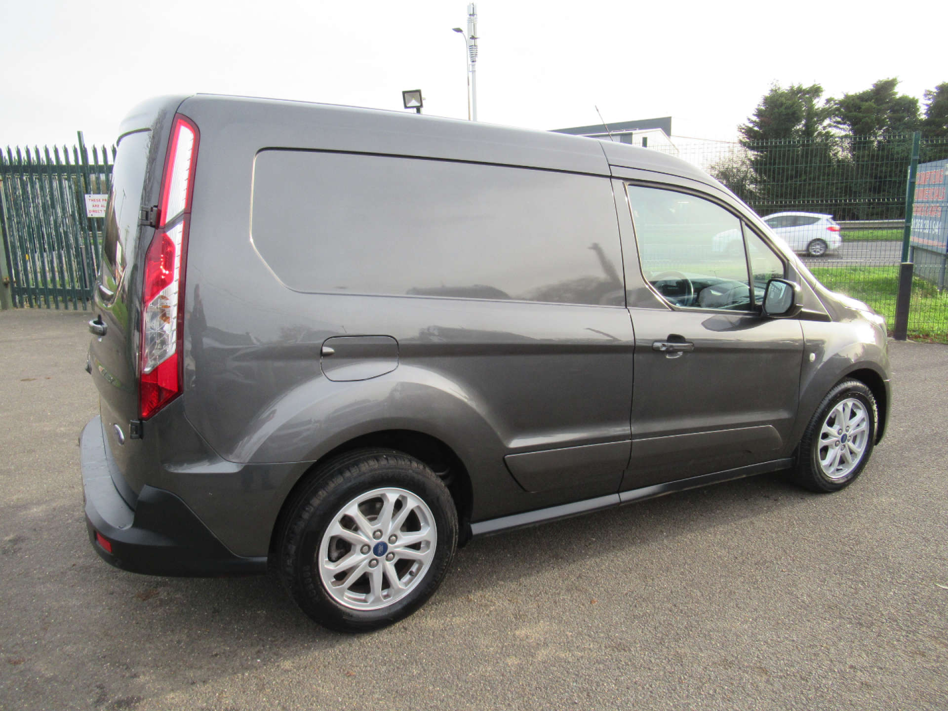 FORD TRANSIT CONNECT 1.5 Transit Connect 200 Limited TDCi #10