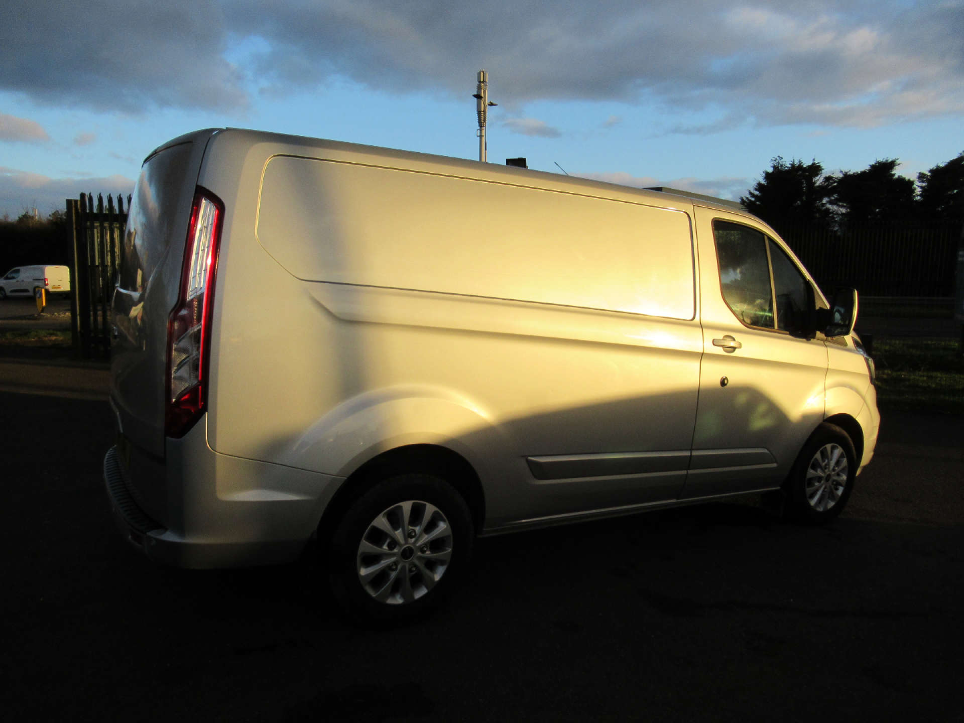 FORD TRANSIT CUSTOM 2.0 Transit Custom 300 Limited EcoBlue #10