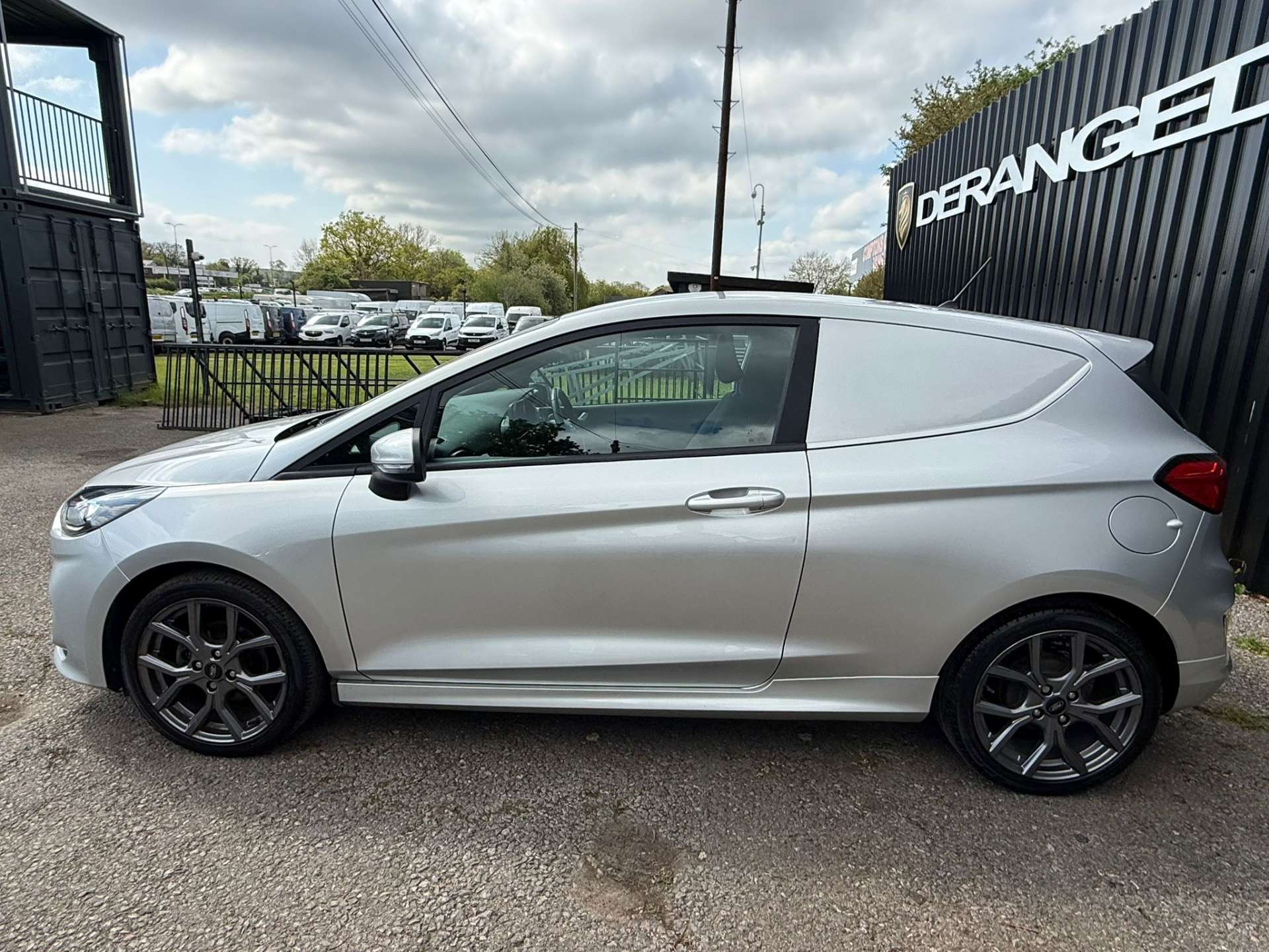 FORD FIESTA Sport 1.0T Ecoboost 3dr Van #8