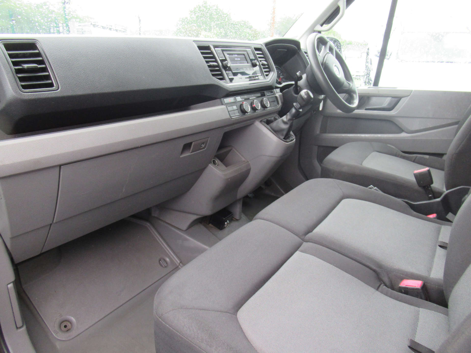 VOLKSWAGEN CRAFTER 2.0 TDI CR35 Startline Luton 2dr Diesel Manual LWB Euro 6 (s/s) (ETG, Tail Lift) (140 ps) #2