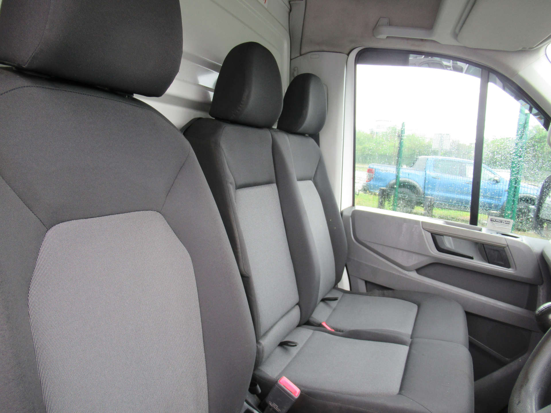 VOLKSWAGEN CRAFTER 2.0 TDI CR35 Startline Luton 2dr Diesel Manual LWB Euro 6 (s/s) (ETG, Tail Lift) (140 ps) #13