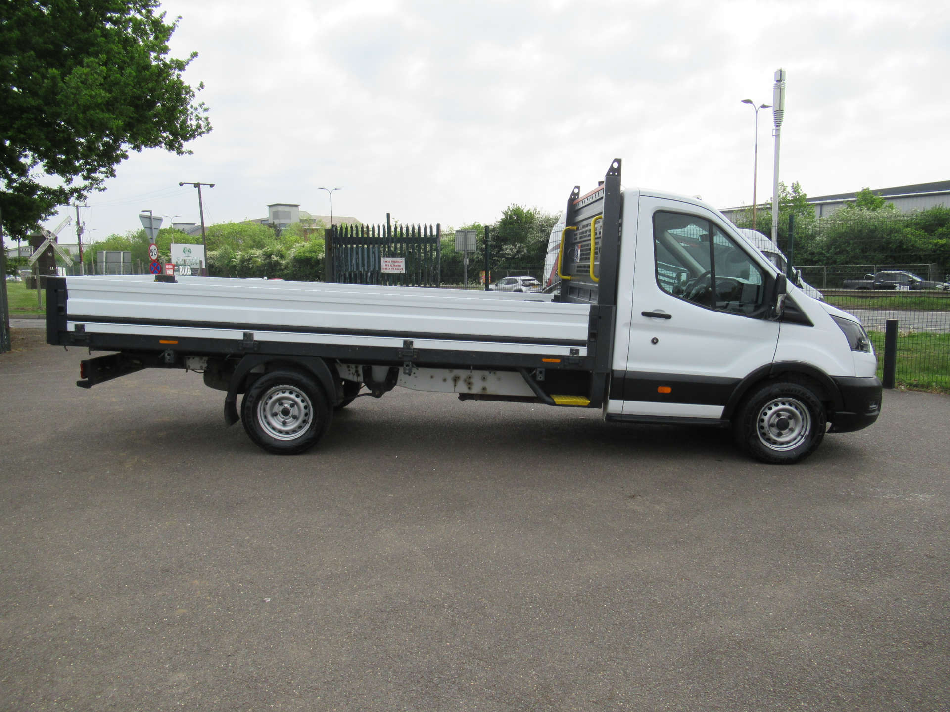 FORD TRANSIT 2.0 350 EcoBlue Leader Premium Dropside 2dr Diesel Manual FWD L4 Euro 6 (s/s) (130 ps) #11